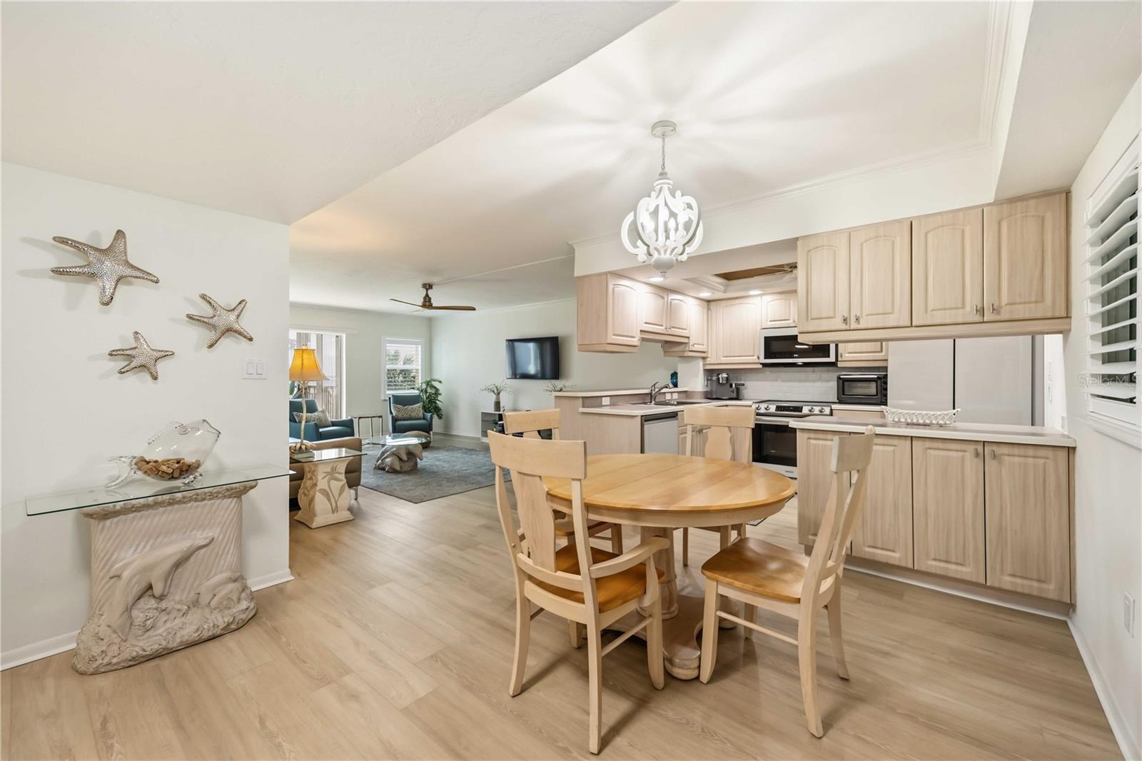 Image 17 of 59 For 1150 Tarpon Center Drive 2h