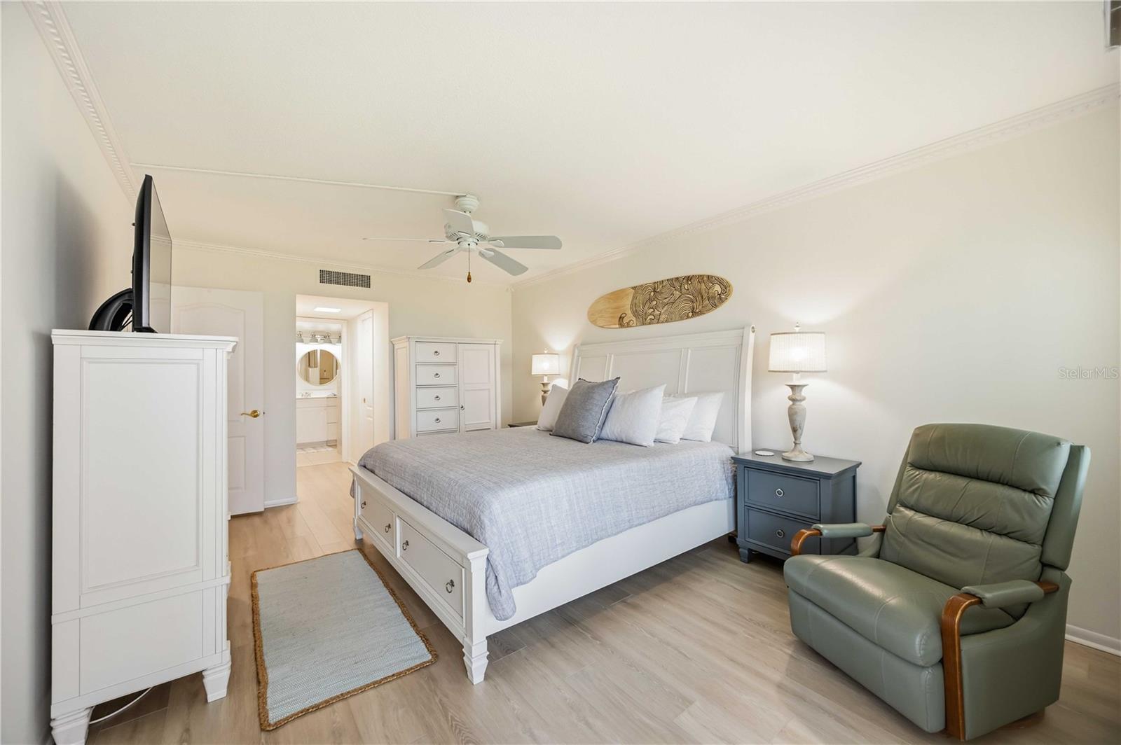 Image 23 of 59 For 1150 Tarpon Center Drive 2h