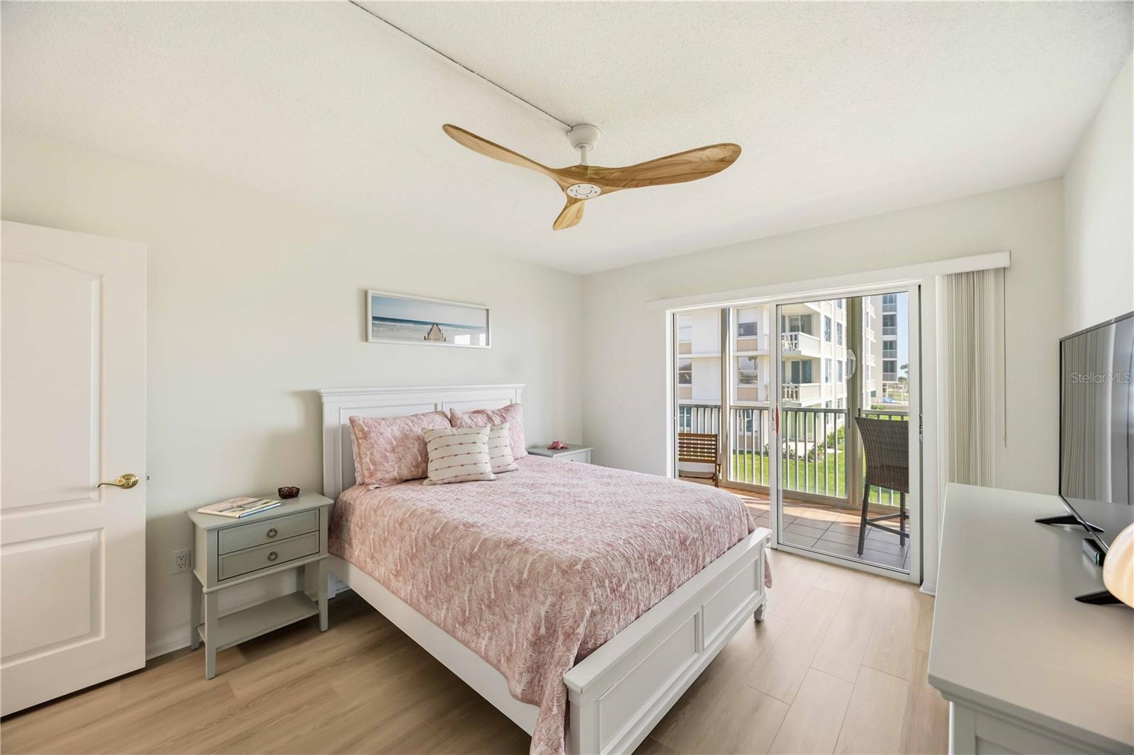 Image 27 of 59 For 1150 Tarpon Center Drive 2h