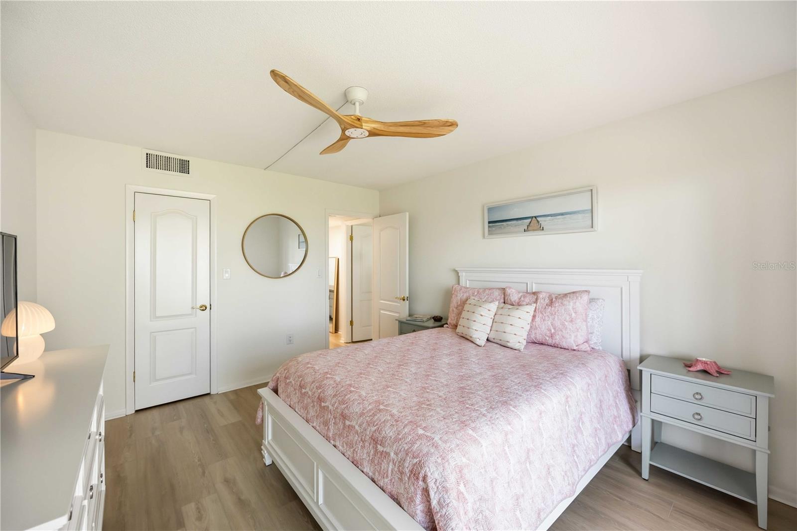 Image 29 of 59 For 1150 Tarpon Center Drive 2h