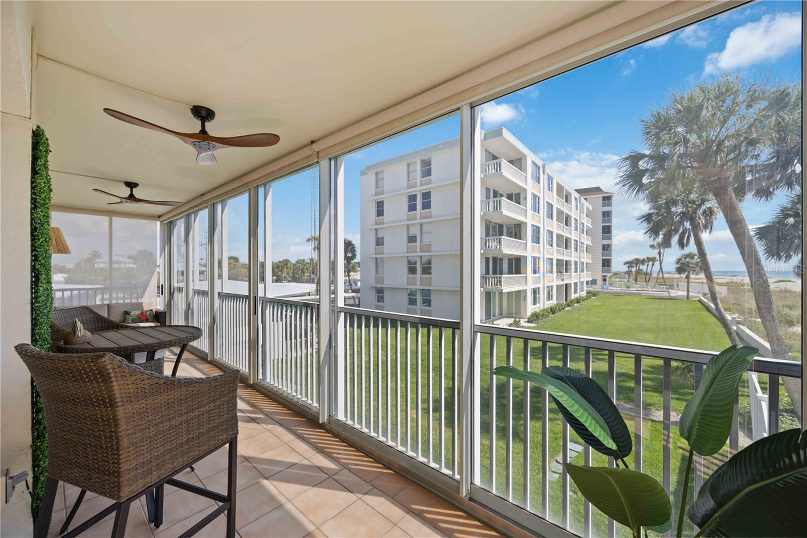 Image 37 of 59 For 1150 Tarpon Center Drive 2h