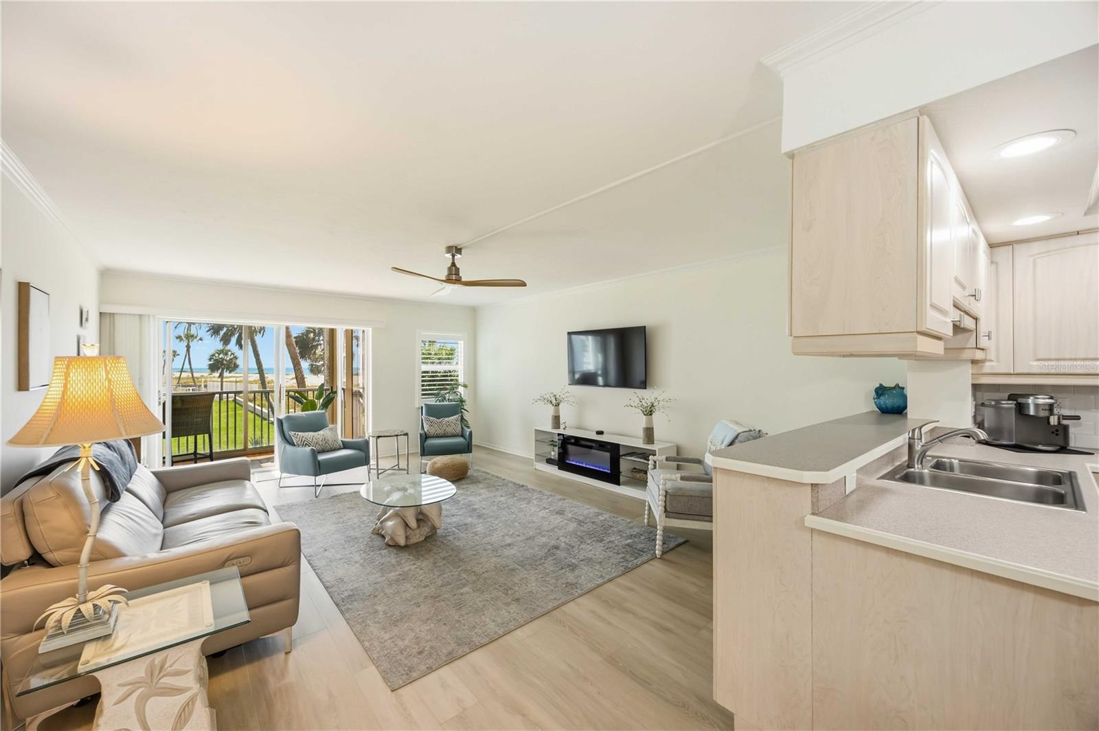 Image 4 of 59 For 1150 Tarpon Center Drive 2h