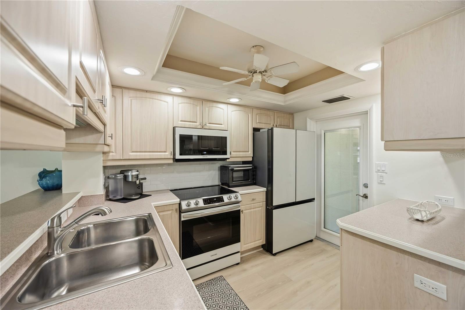 Image 8 of 59 For 1150 Tarpon Center Drive 2h