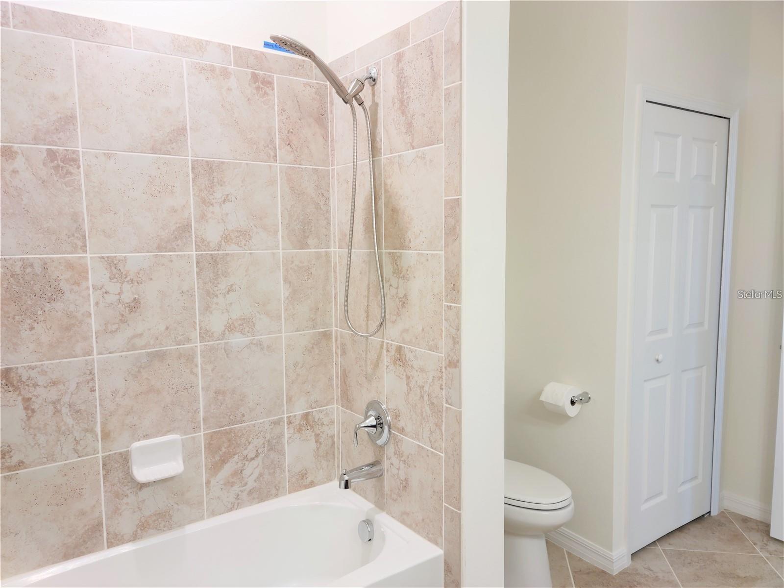 Image 6 of 24 For 20354 Lagente Circle