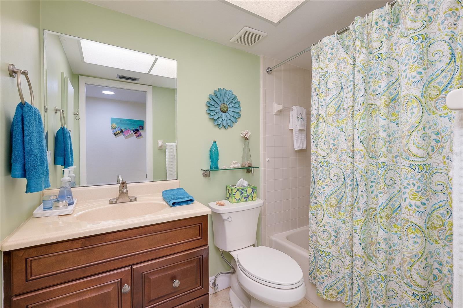 Image 36 of 62 For 806 Capri Isles Boulevard 109