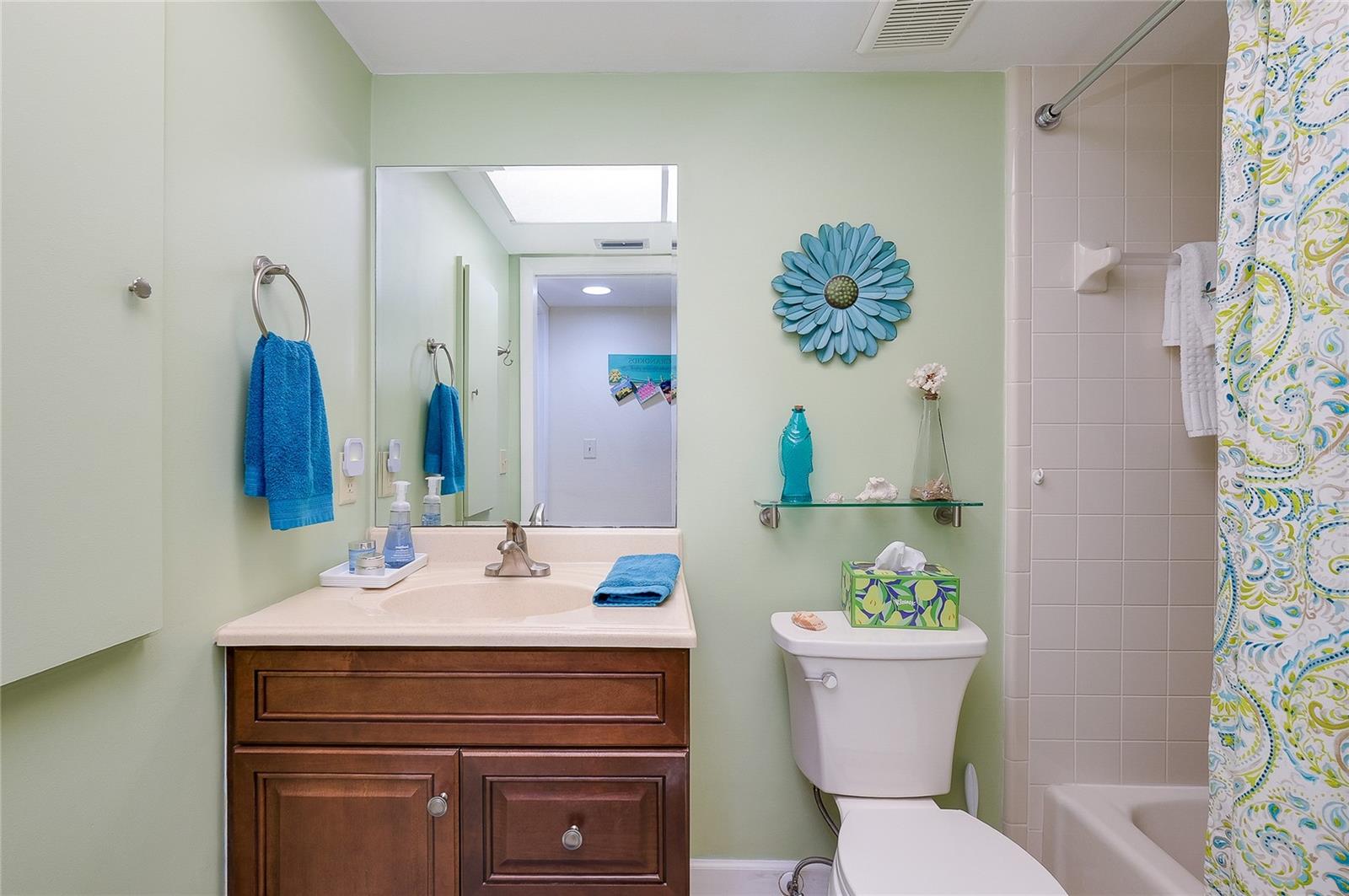 Image 37 of 62 For 806 Capri Isles Boulevard 109