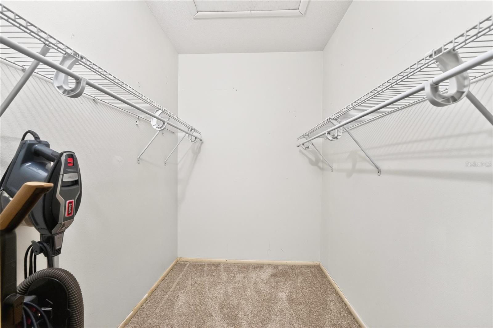 Image 18 of 71 For 3972 Overlook Bend 28