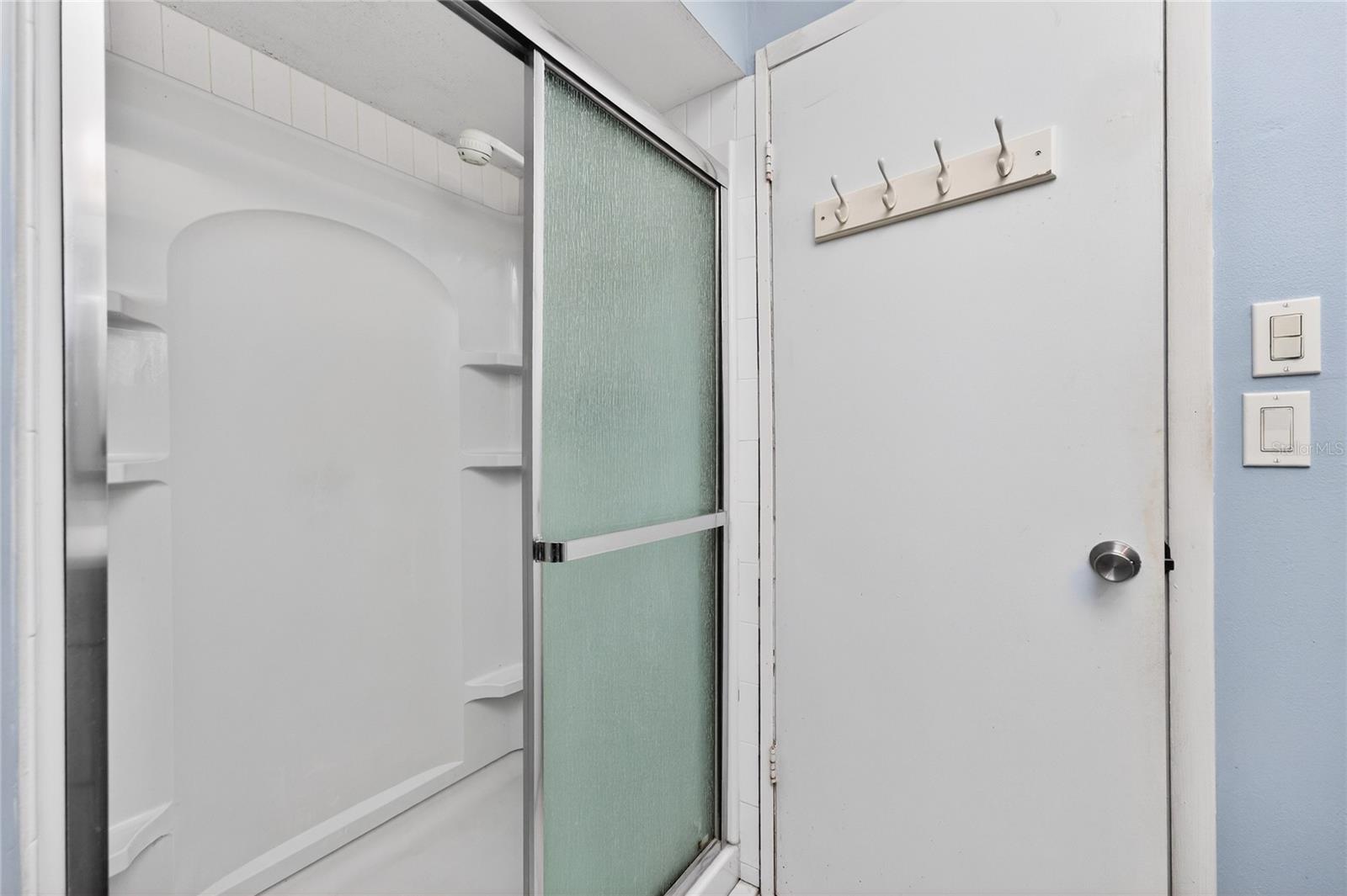 Image 19 of 71 For 3972 Overlook Bend 28