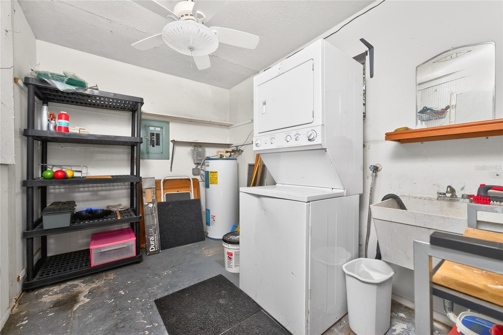 Image 25 of 71 For 3972 Overlook Bend 28