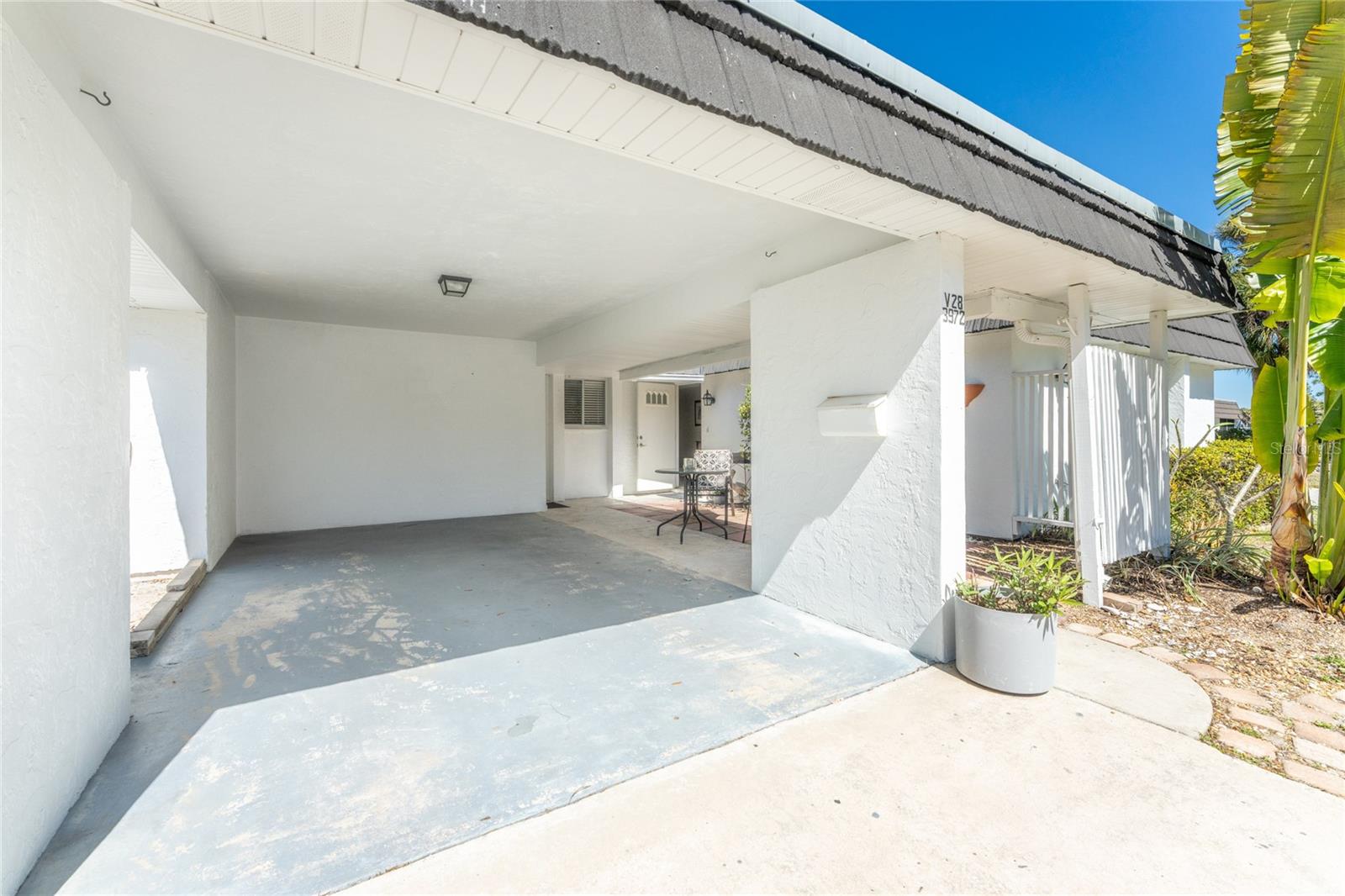 Image 32 of 71 For 3972 Overlook Bend 28