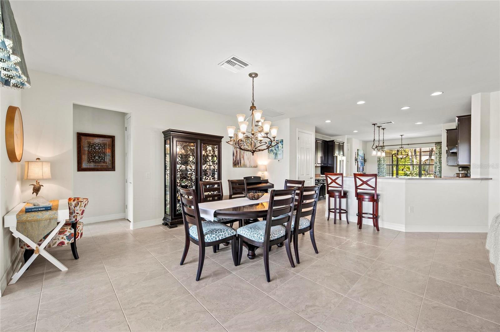 Image 19 of 100 For 13785 Tomaro Street