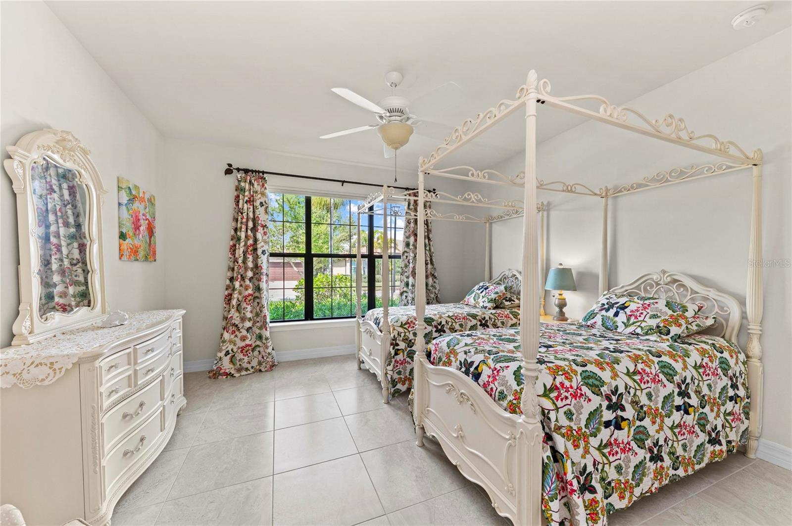 Image 43 of 100 For 13785 Tomaro Street