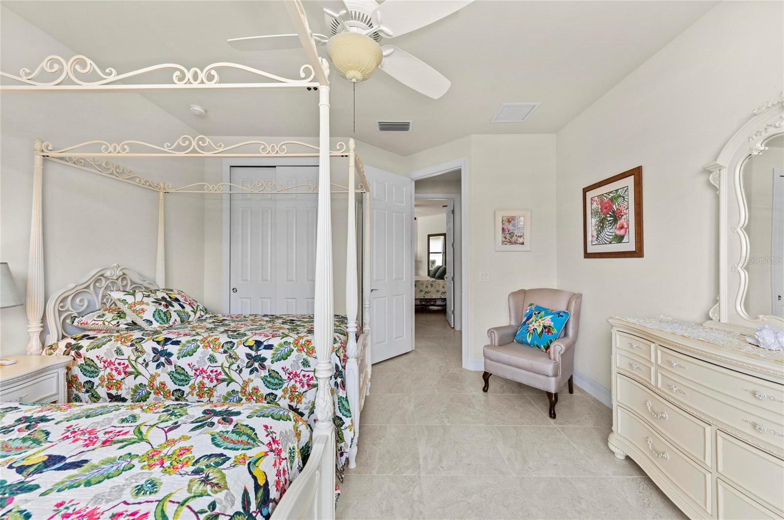 Image 45 of 100 For 13785 Tomaro Street