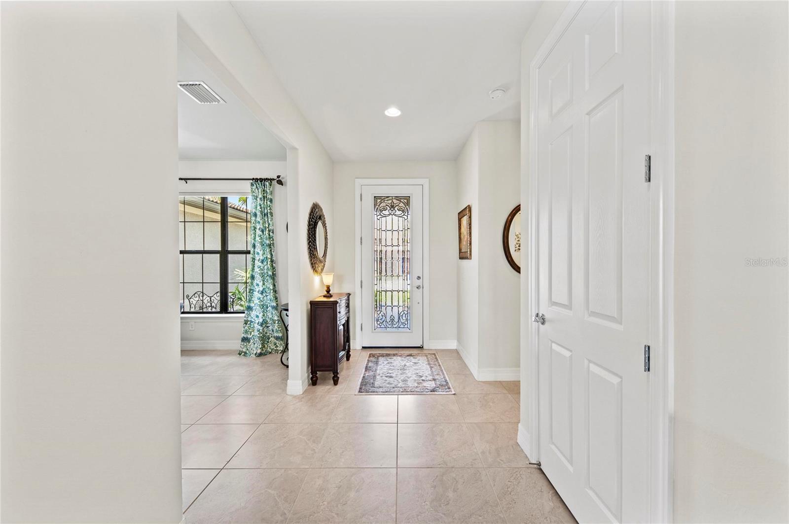 Image 6 of 100 For 13785 Tomaro Street