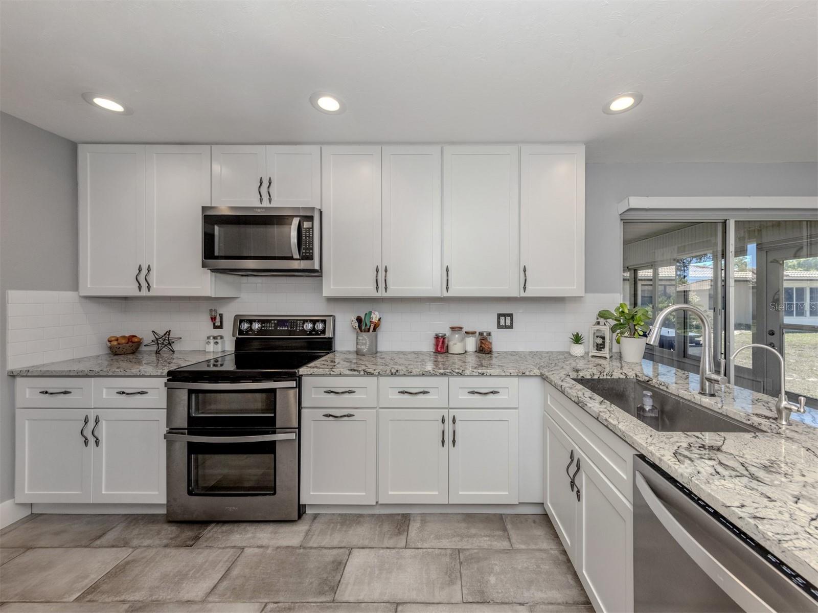 Image 12 of 27 For 511 Rubens Drive 511