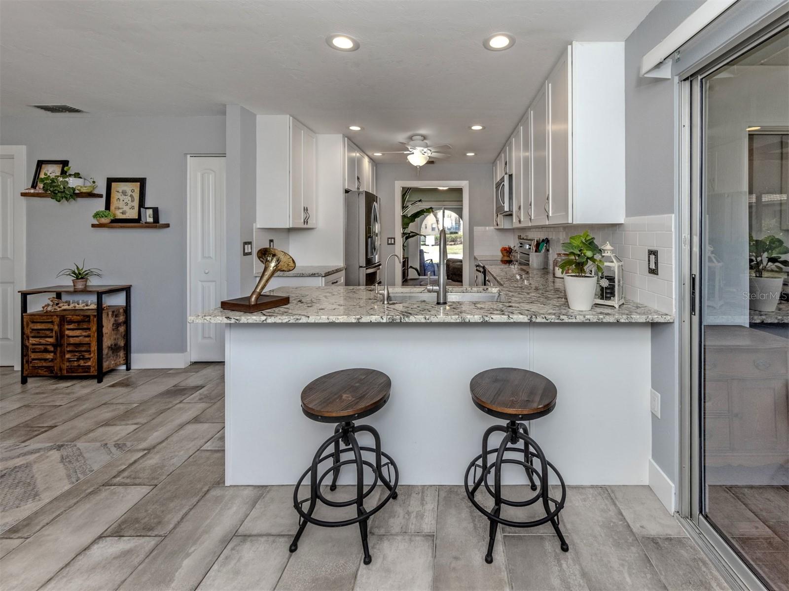 Image 15 of 27 For 511 Rubens Drive 511