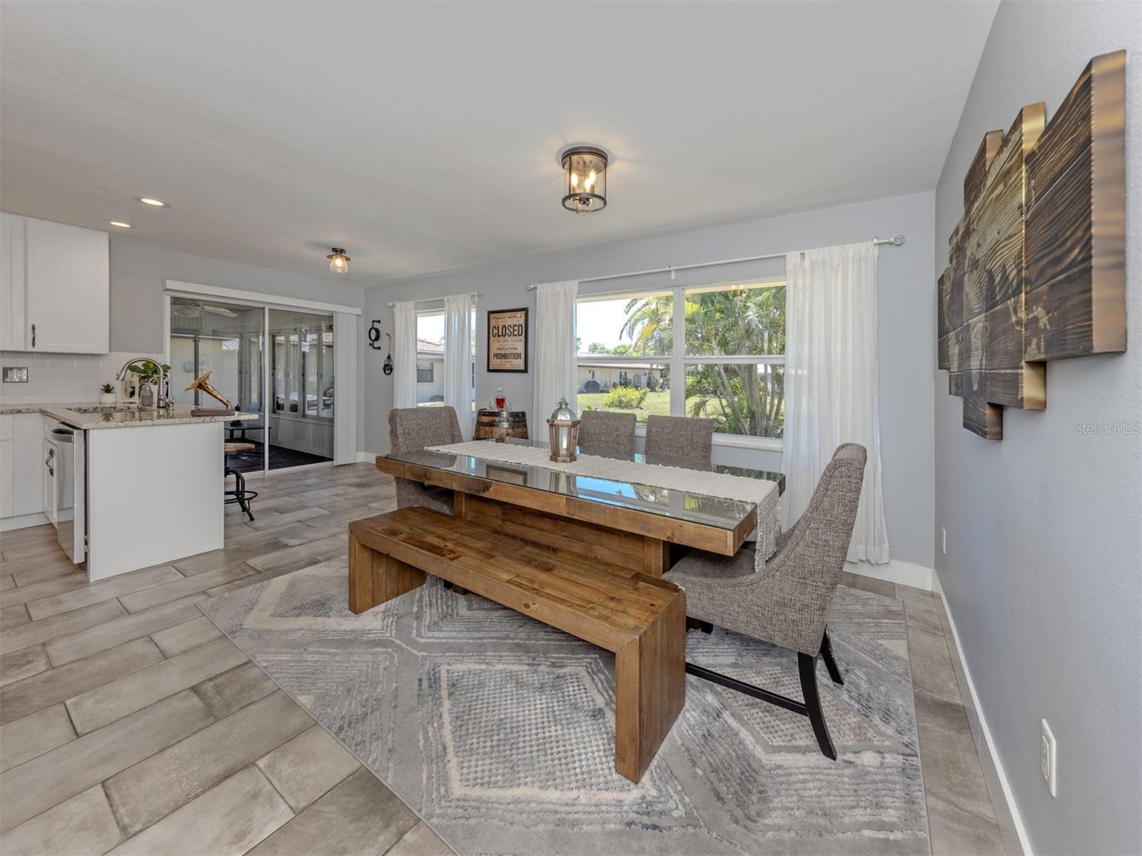 Image 19 of 27 For 511 Rubens Drive 511