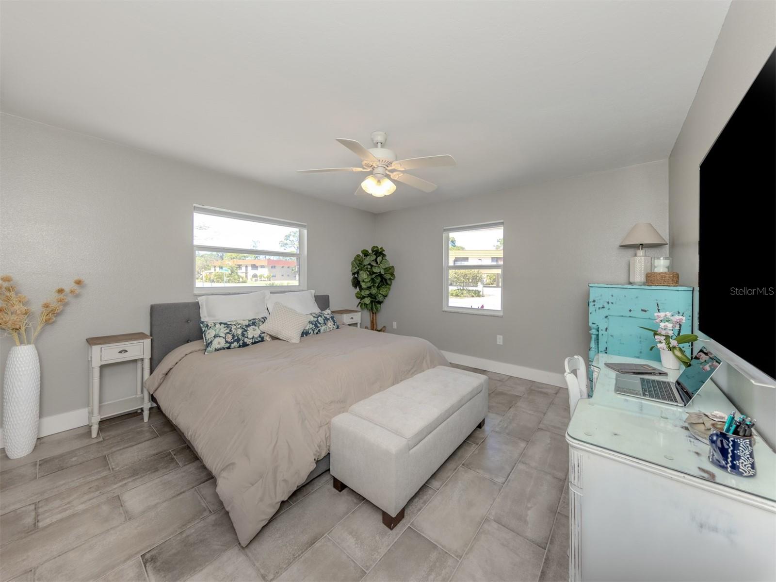 Image 23 of 27 For 511 Rubens Drive 511