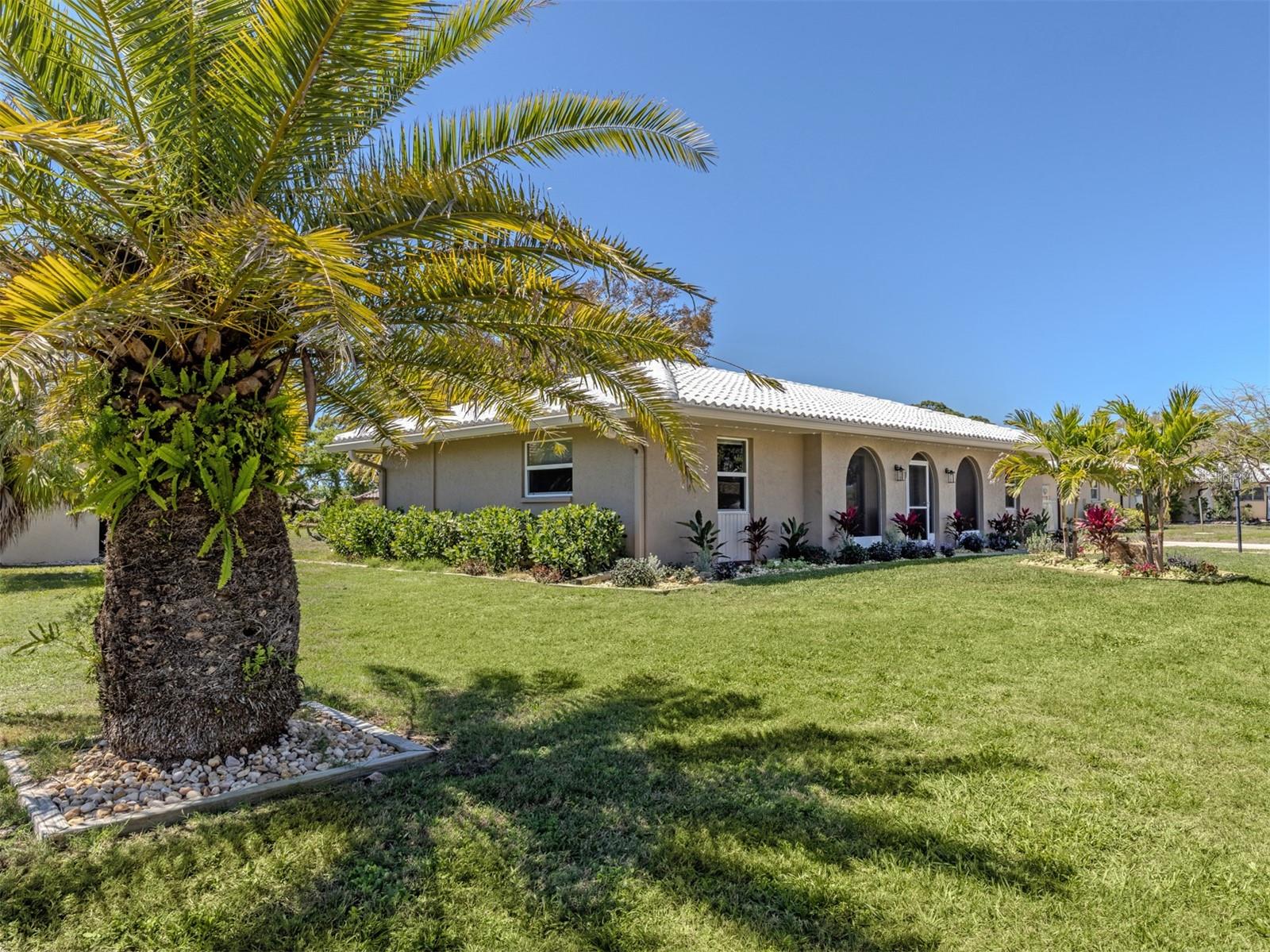 Image 4 of 27 For 511 Rubens Drive 511