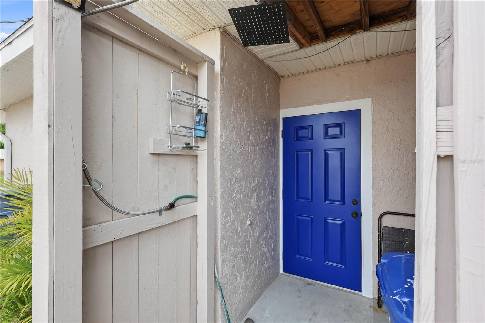 Image 37 of 52 For 704 Portia Street N