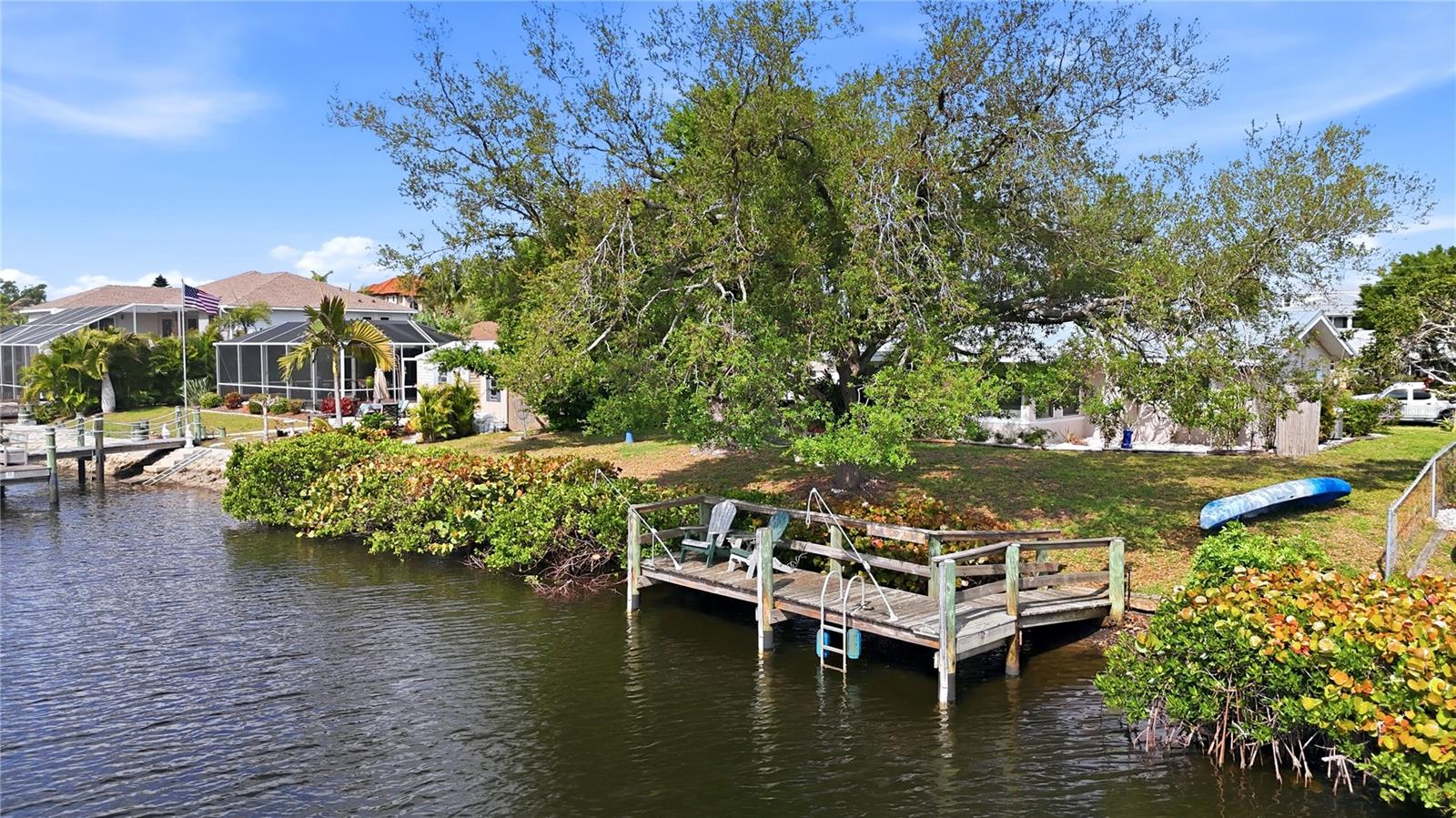 Image 44 of 52 For 704 Portia Street N