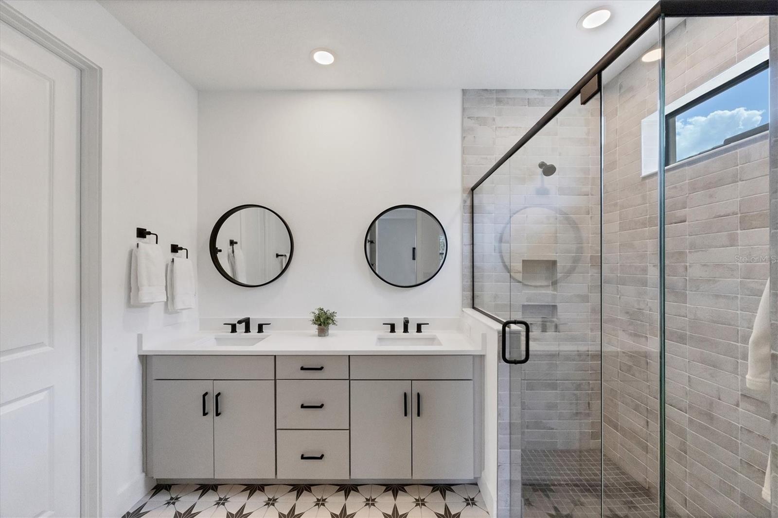 Image 17 of 45 For 18575 Midsummer Place