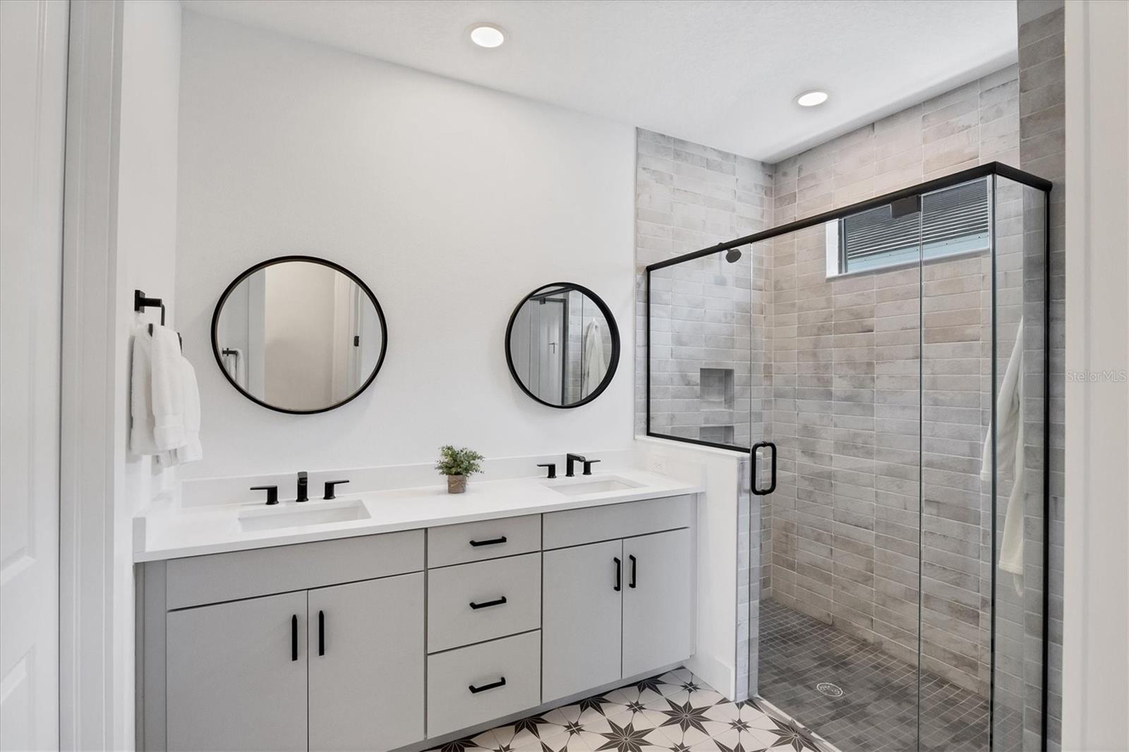 Image 18 of 45 For 18575 Midsummer Place