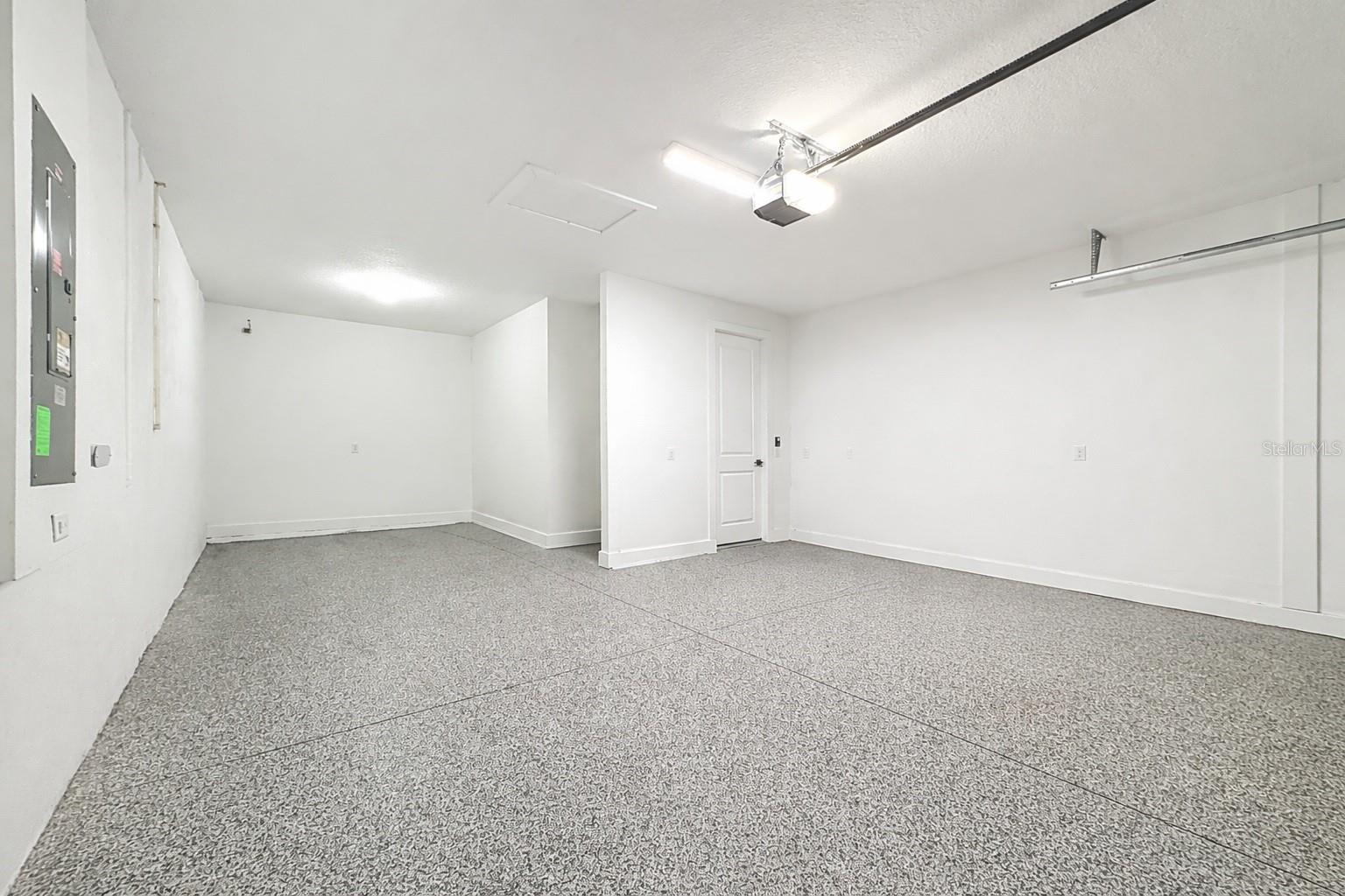 Image 26 of 45 For 18575 Midsummer Place