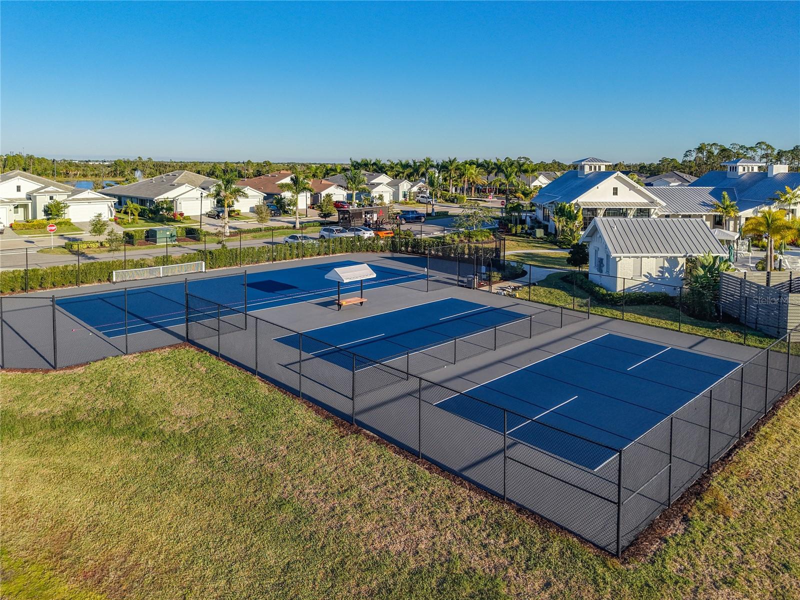 Image 36 of 45 For 18575 Midsummer Place