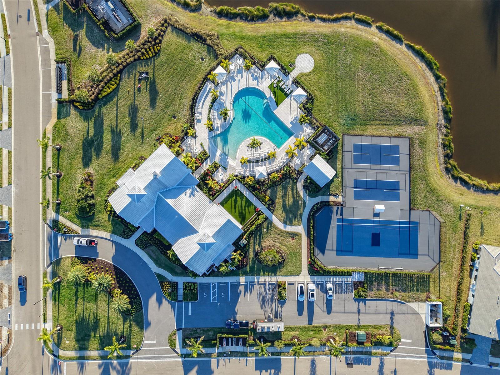 Image 37 of 45 For 18575 Midsummer Place