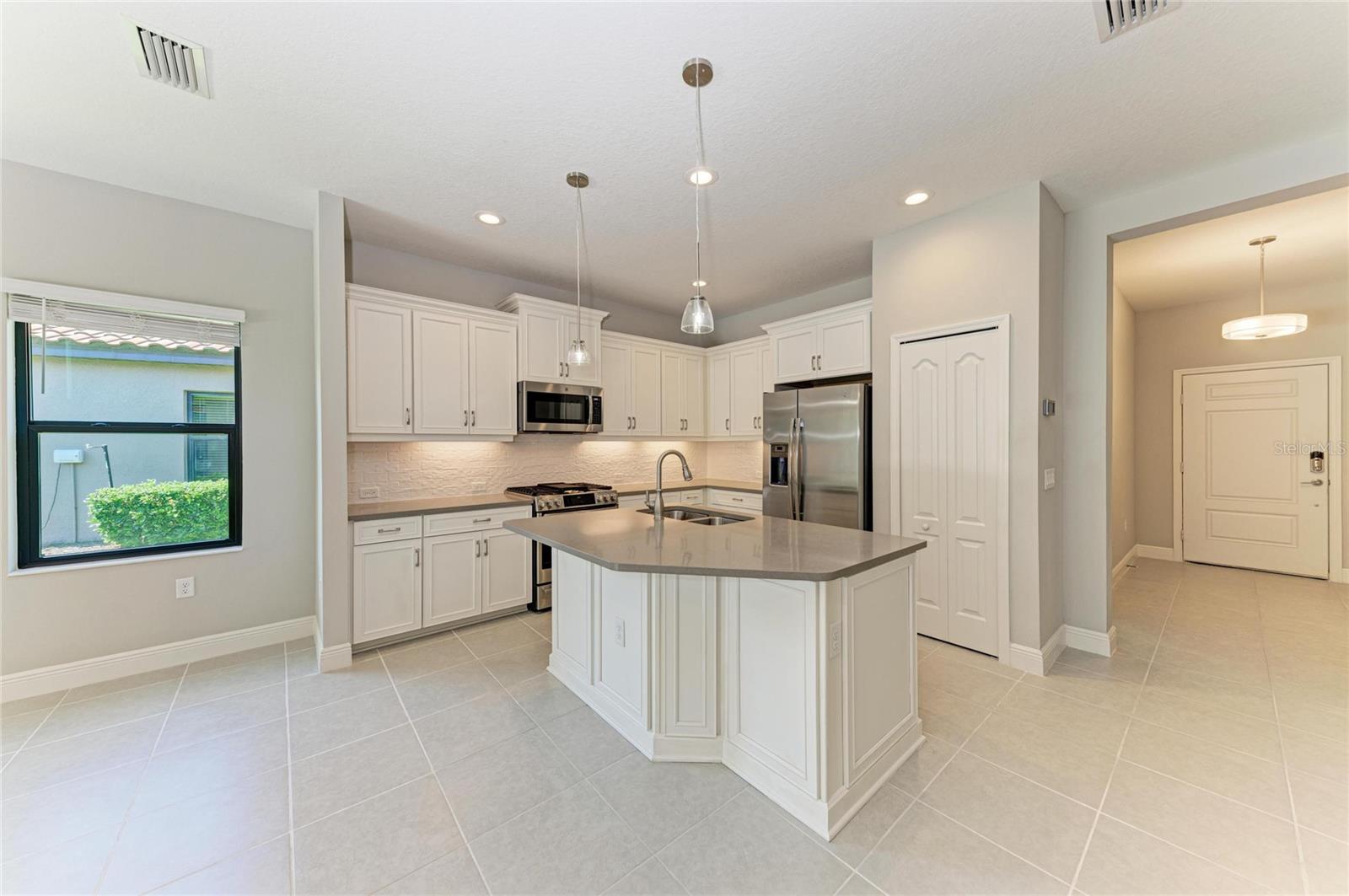 Image 12 of 52 For 328 Casalino Drive