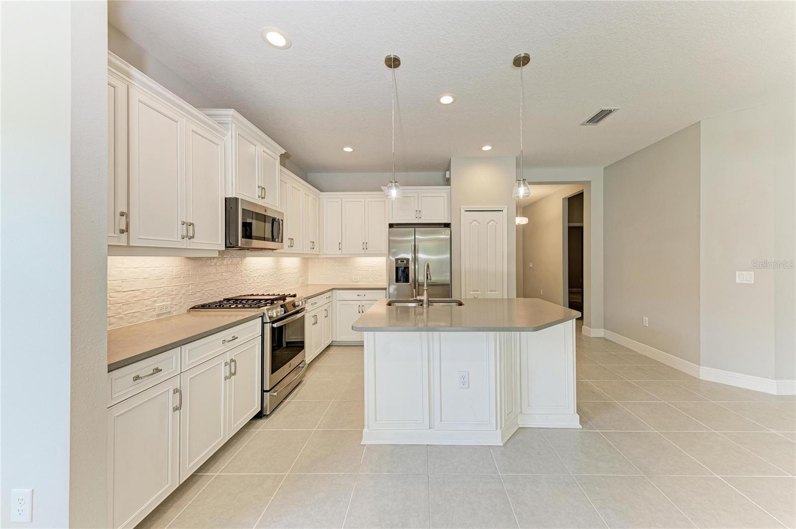 Image 13 of 52 For 328 Casalino Drive