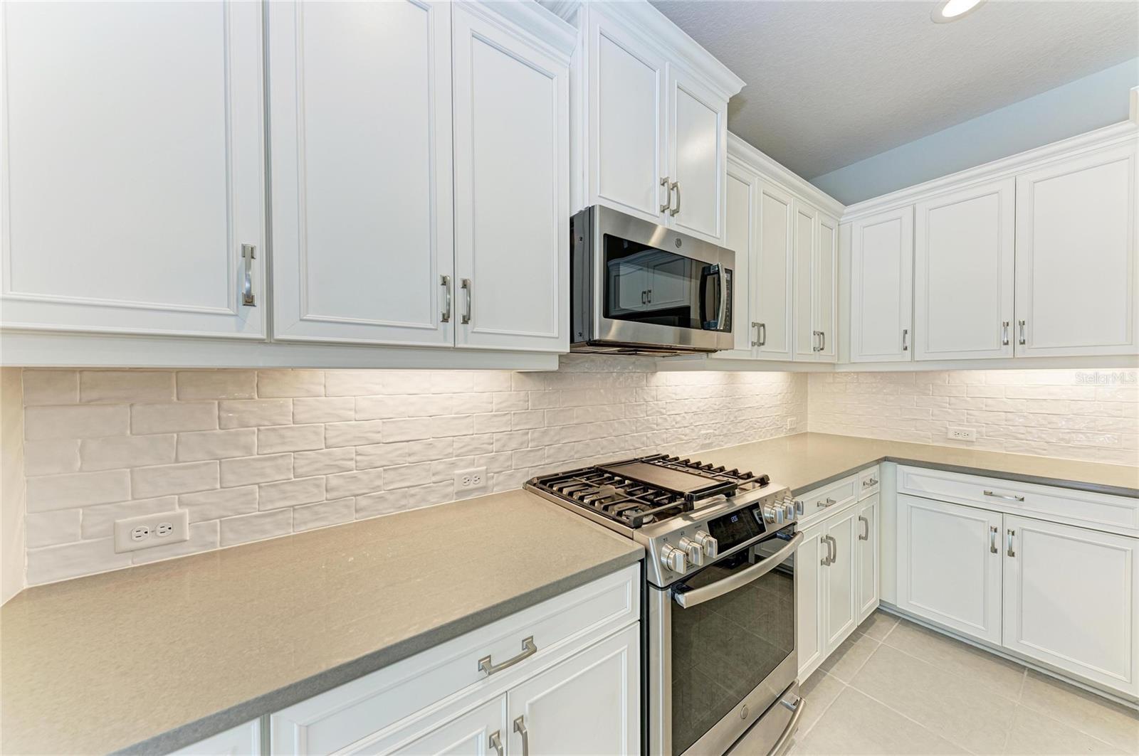 Image 14 of 52 For 328 Casalino Drive