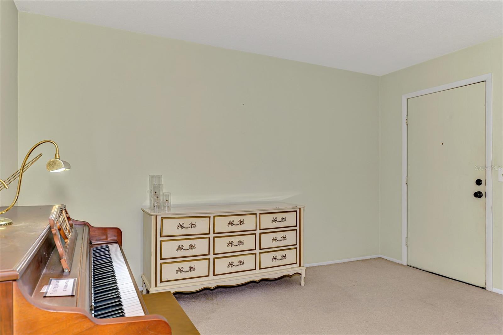 Image 10 of 45 For 581 Crocus Road