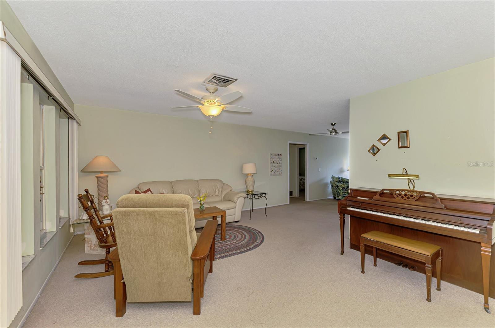 Image 11 of 45 For 581 Crocus Road