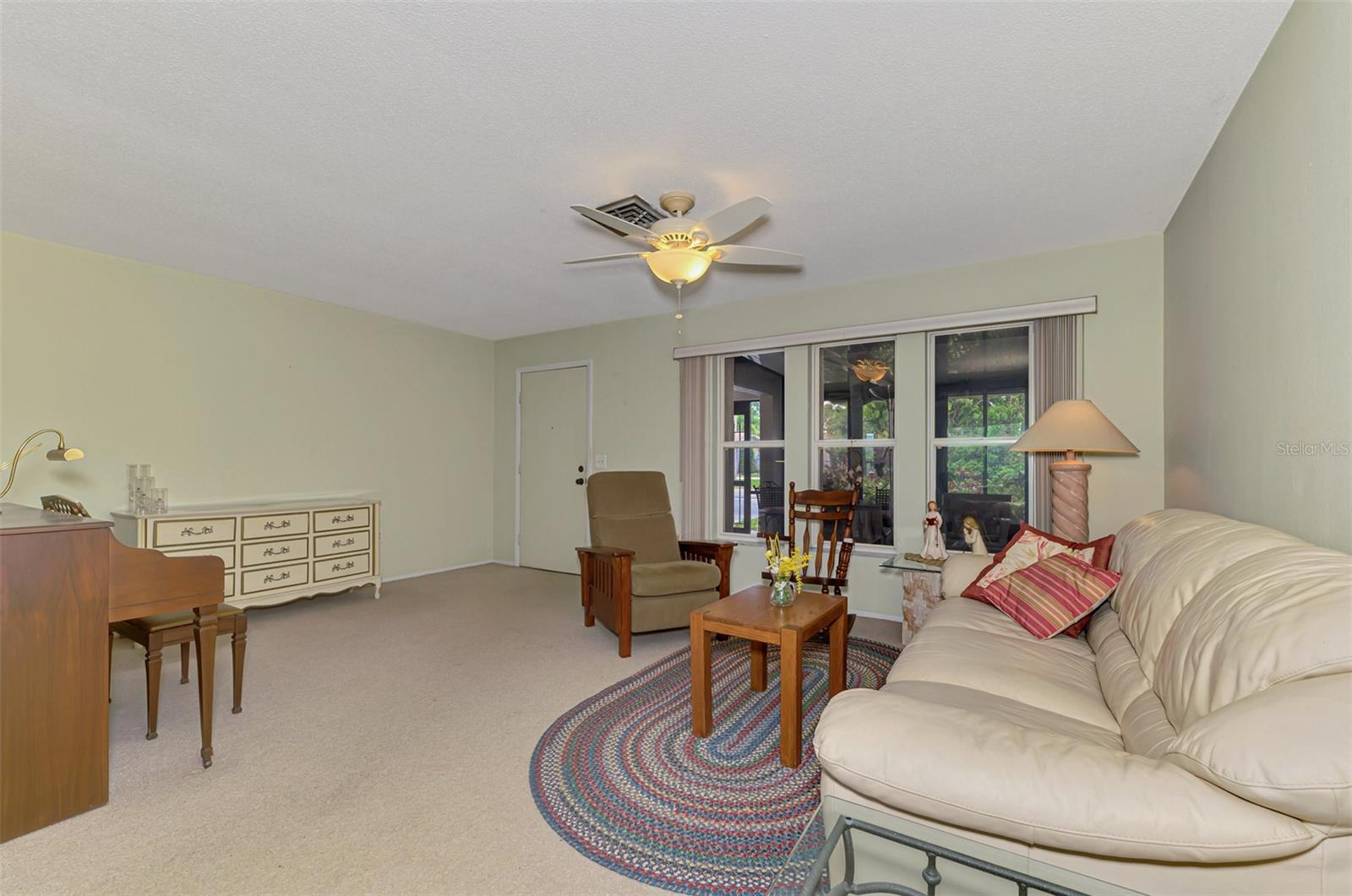 Image 14 of 45 For 581 Crocus Road