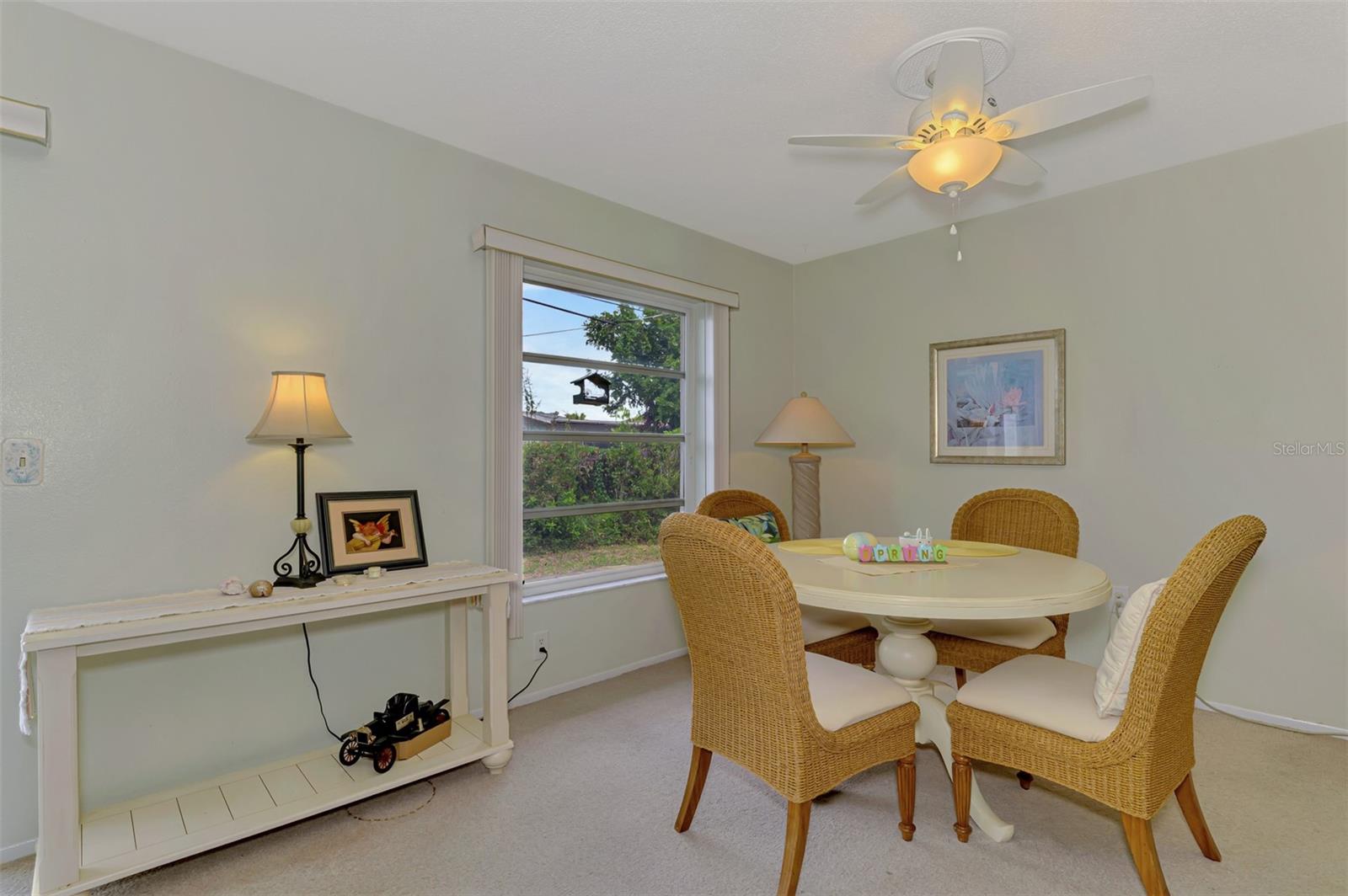 Image 19 of 45 For 581 Crocus Road