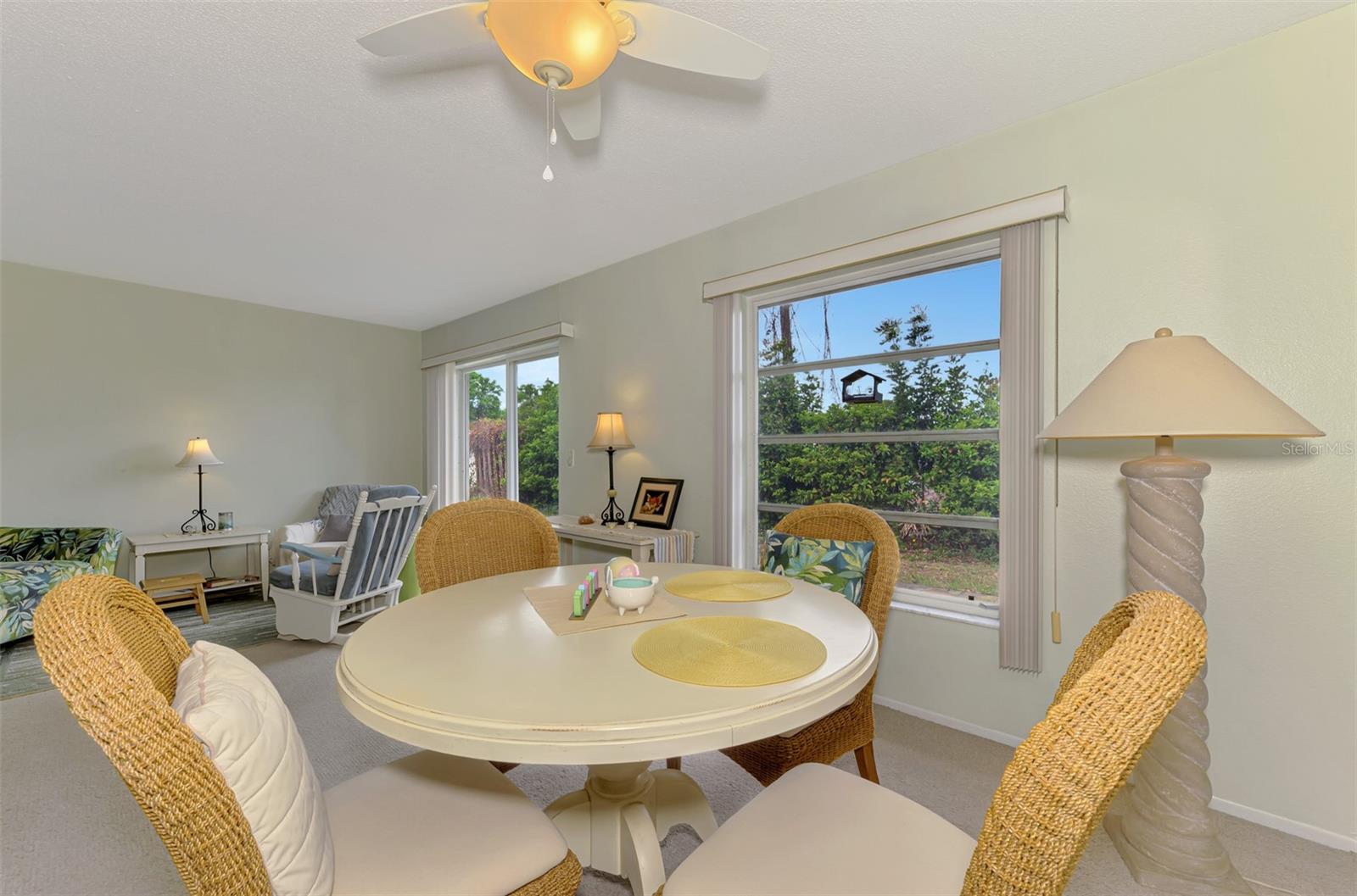 Image 21 of 45 For 581 Crocus Road