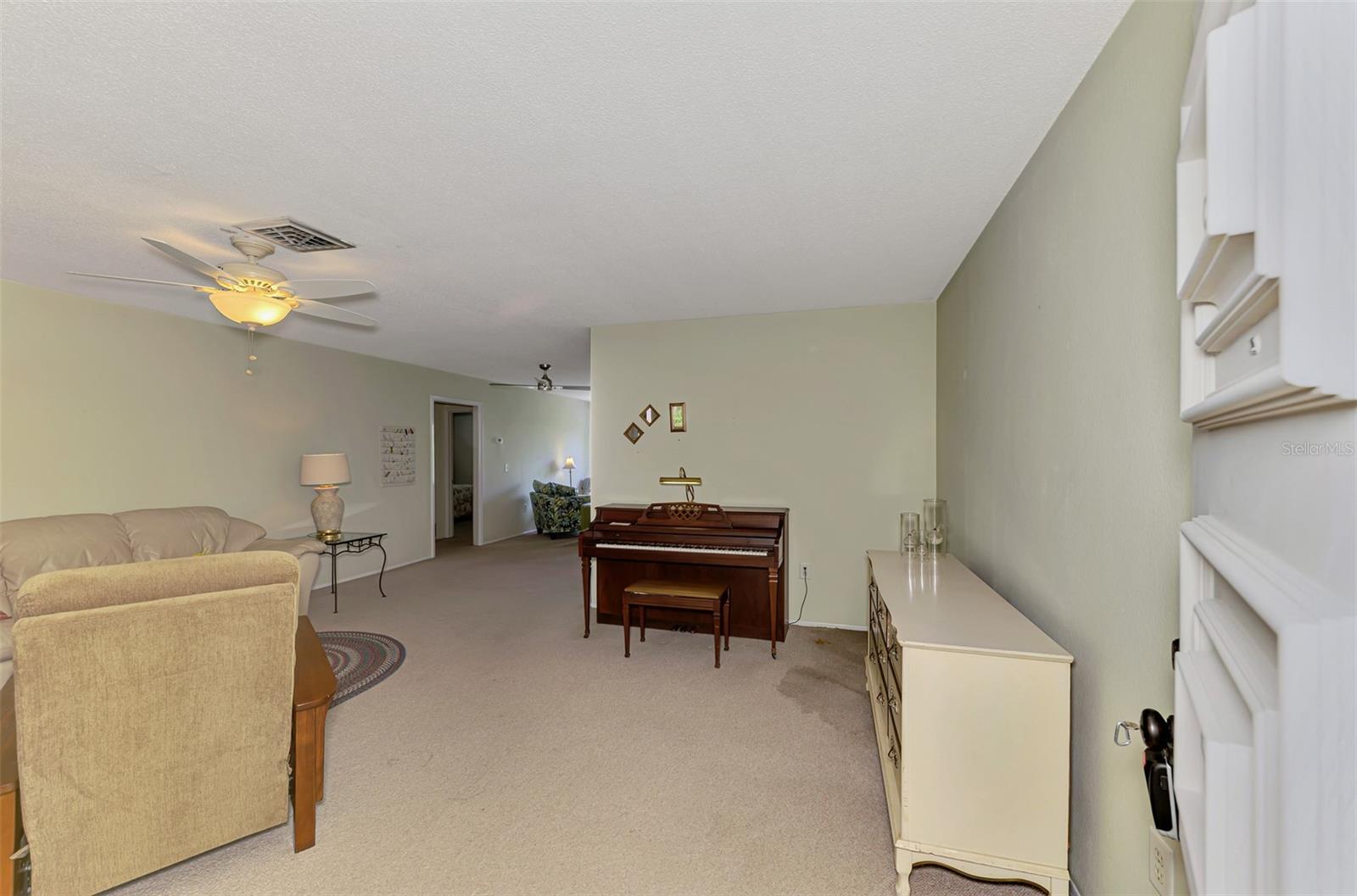 Image 9 of 45 For 581 Crocus Road
