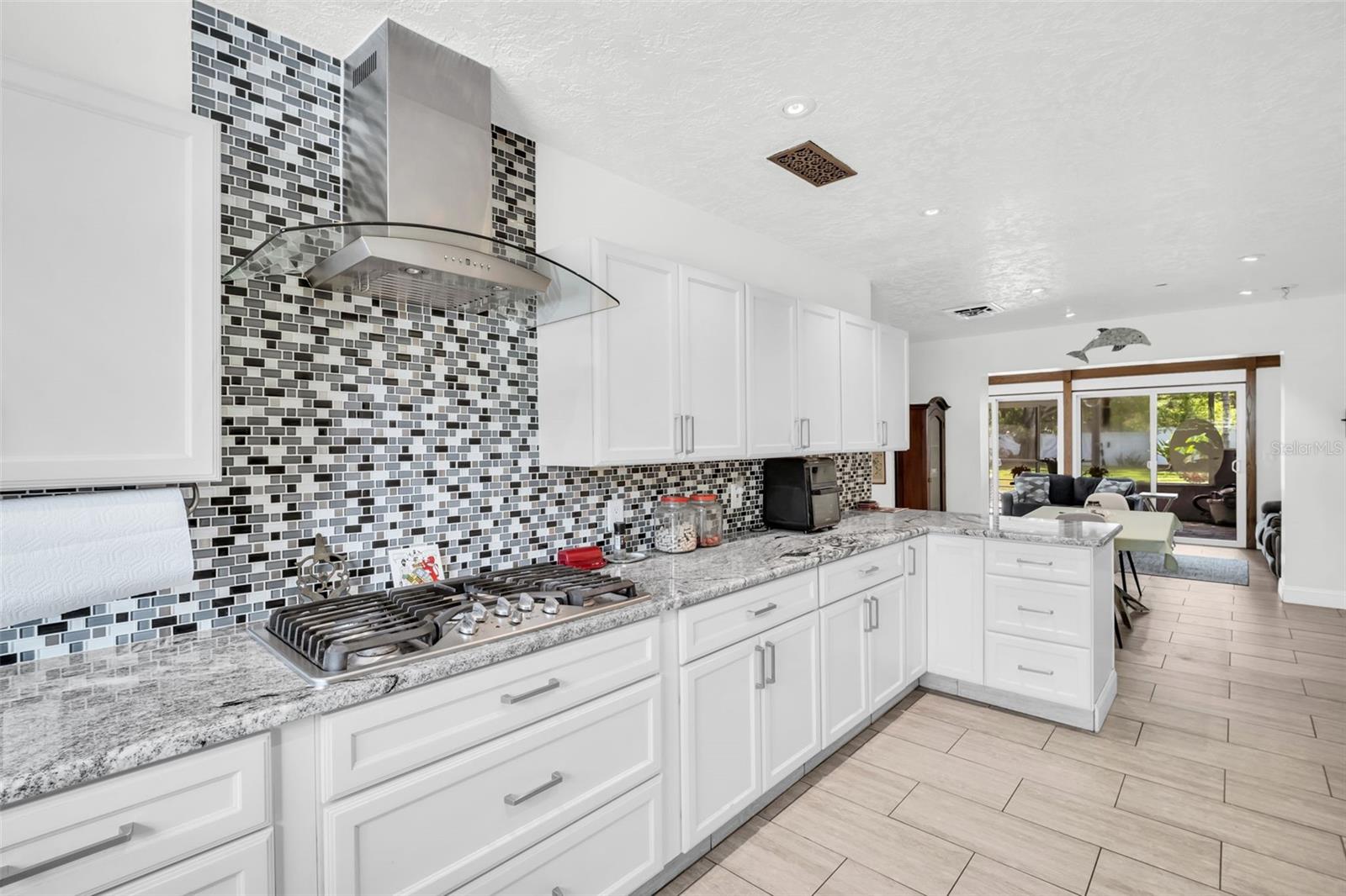 Image 16 of 44 For 2796 Forest Parkway S