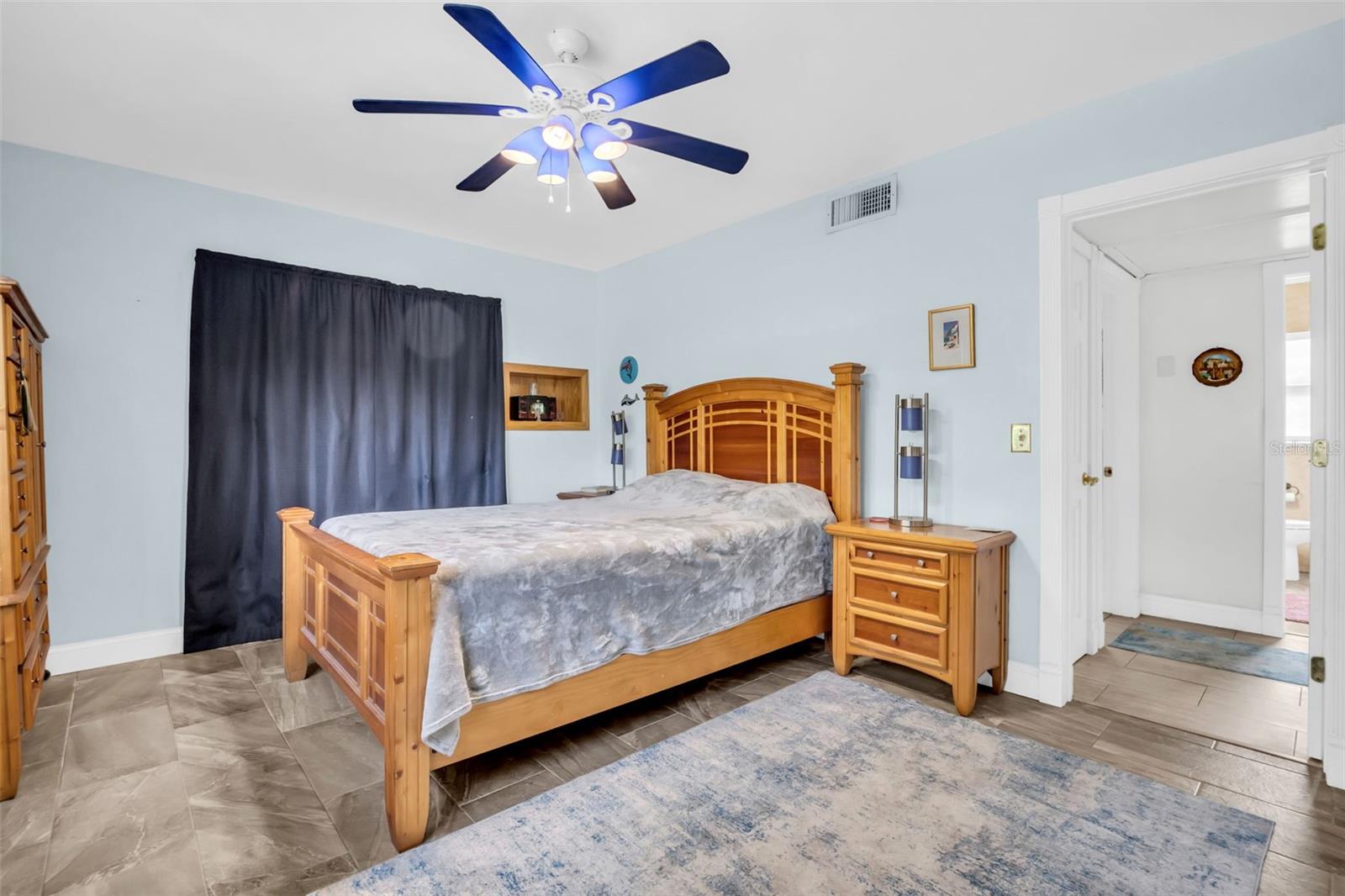 Image 28 of 44 For 2796 Forest Parkway S