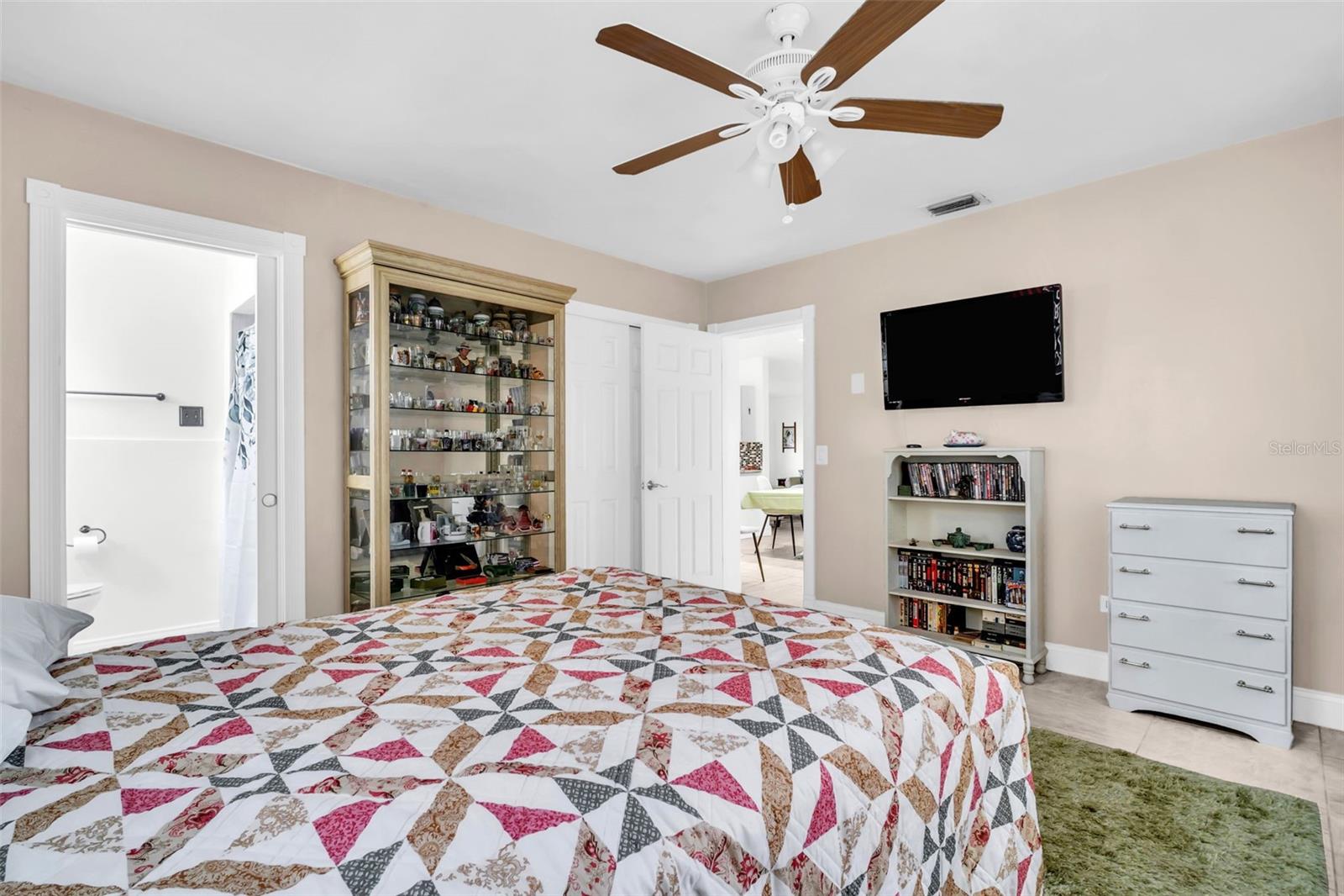 Image 33 of 44 For 2796 Forest Parkway S