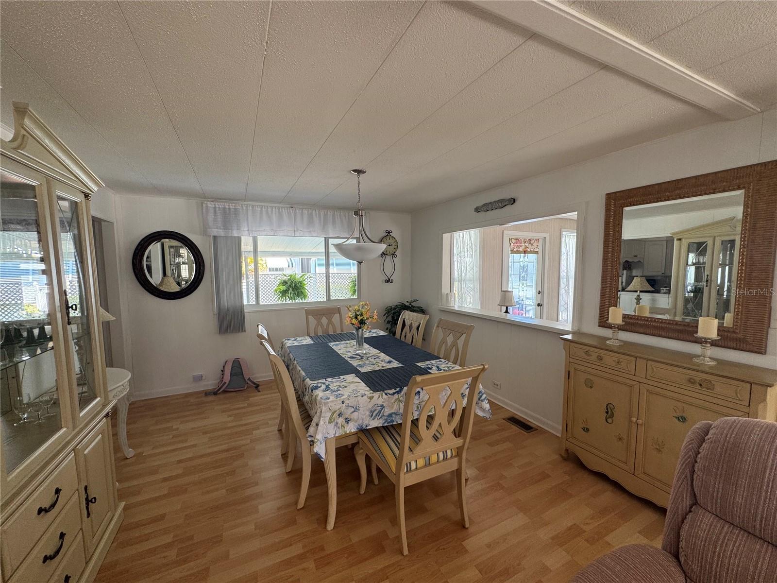 Image 4 of 12 For 611 Iris Drive