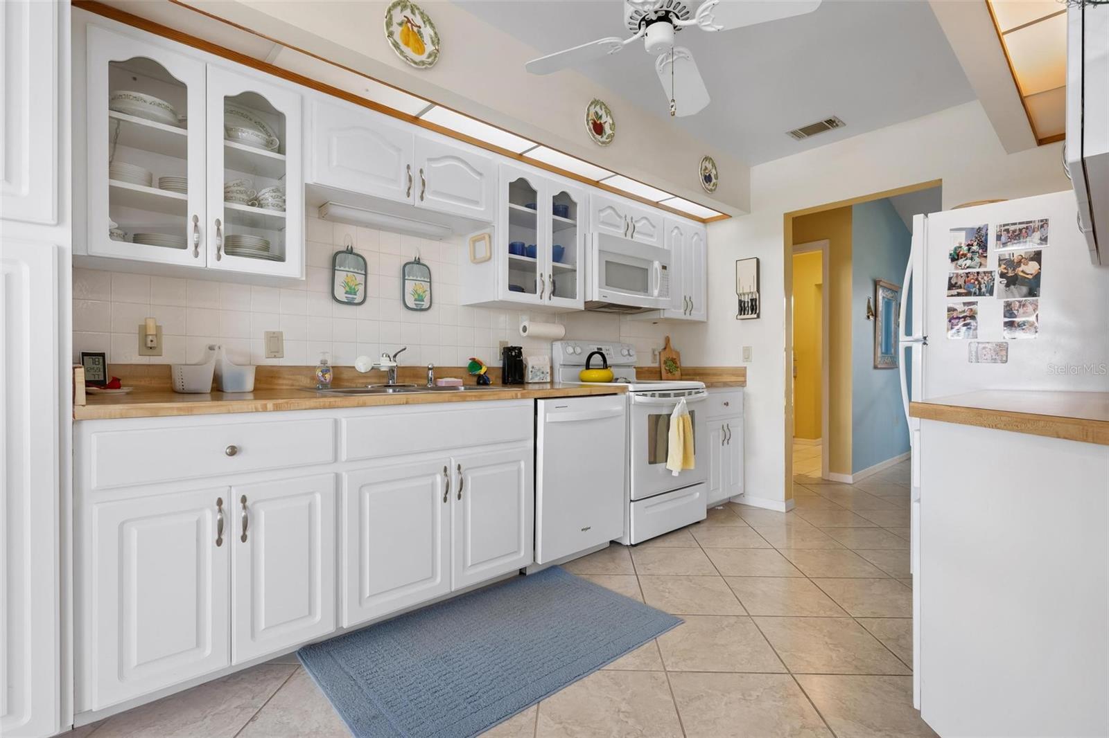 Image 14 of 72 For 228 Southampton Lane 258