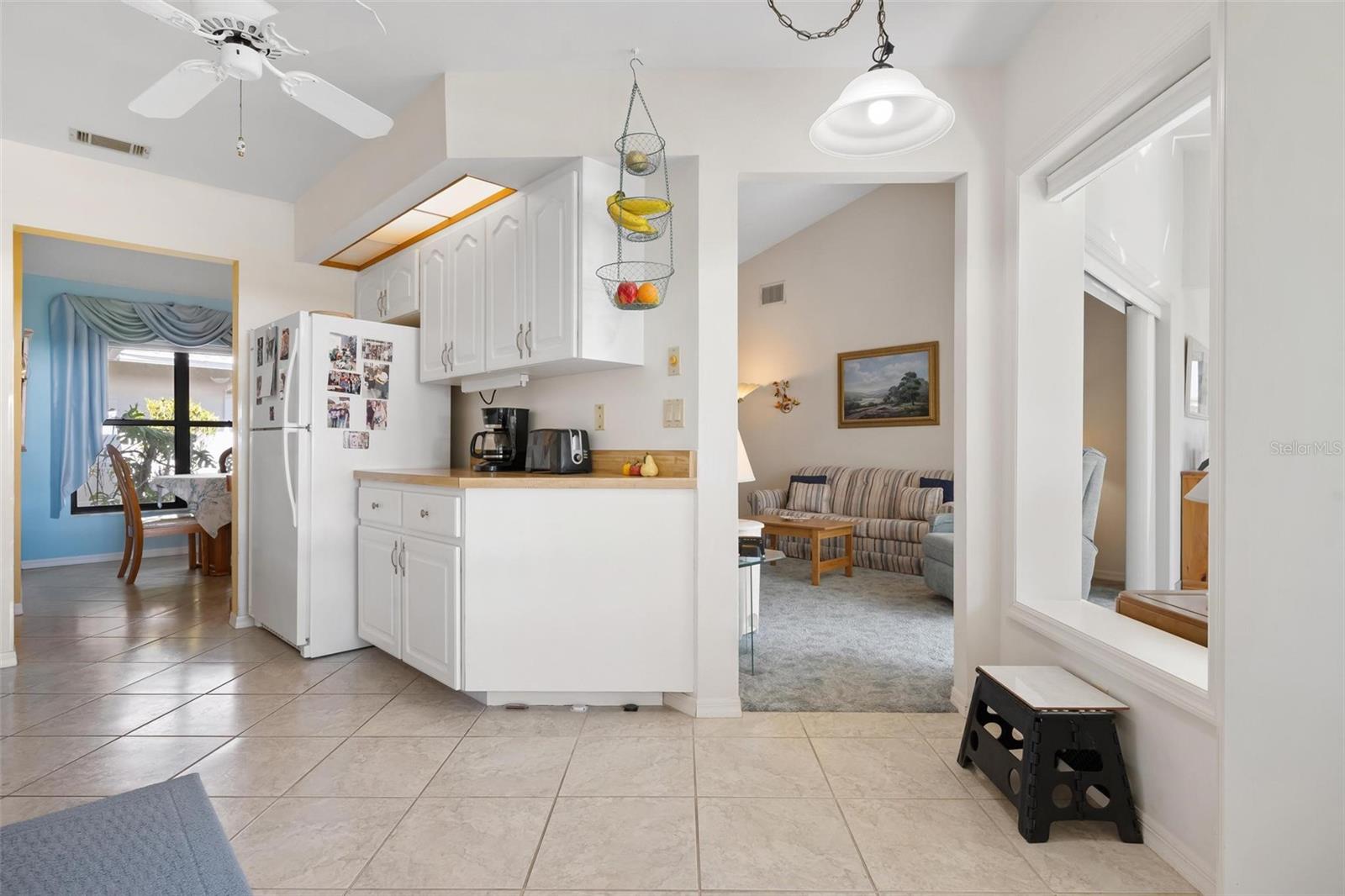 Image 15 of 72 For 228 Southampton Lane 258