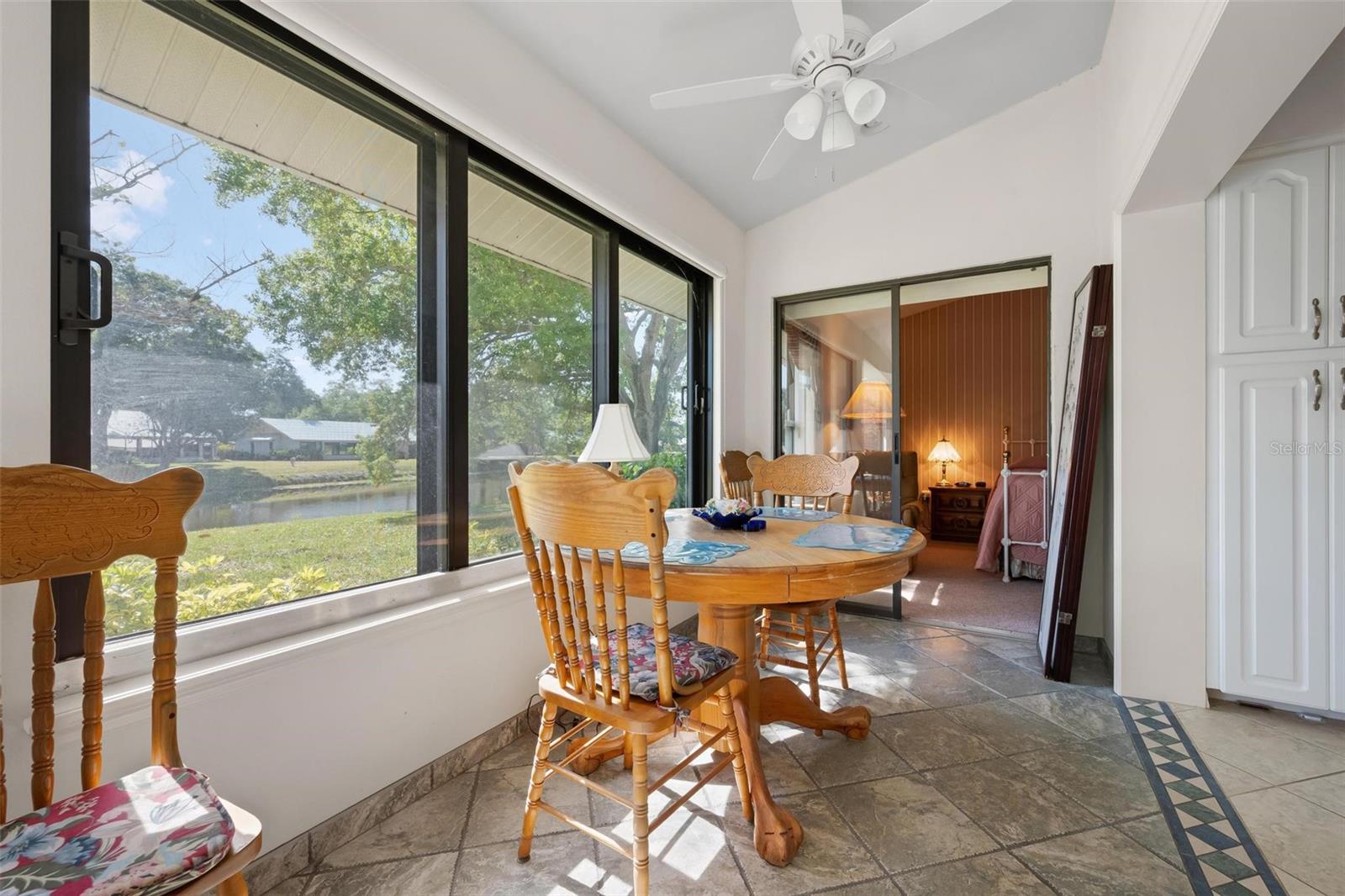 Image 17 of 72 For 228 Southampton Lane 258