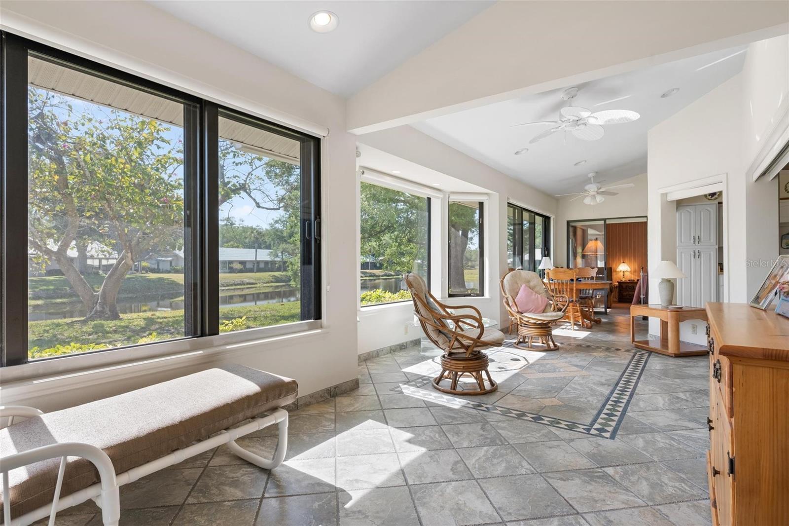 Image 22 of 72 For 228 Southampton Lane 258