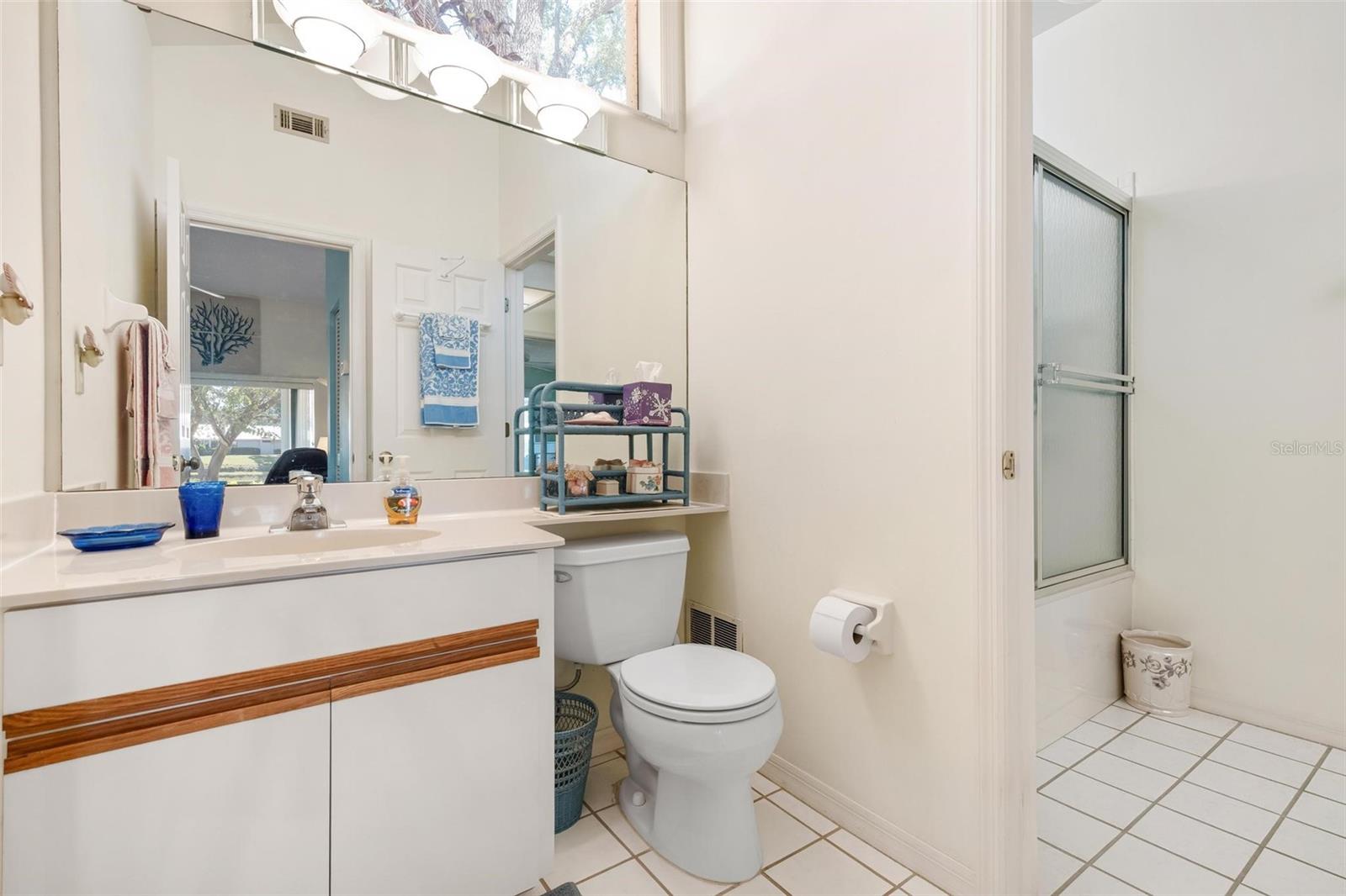 Image 27 of 72 For 228 Southampton Lane 258