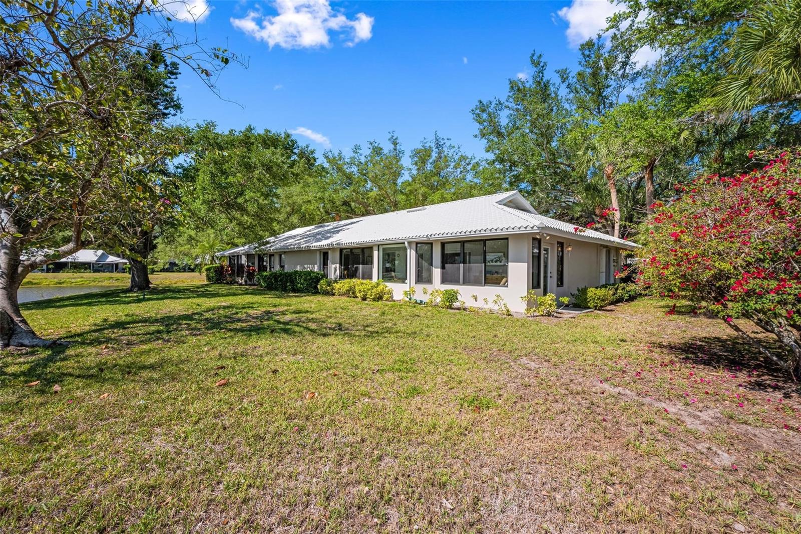 Image 36 of 72 For 228 Southampton Lane 258