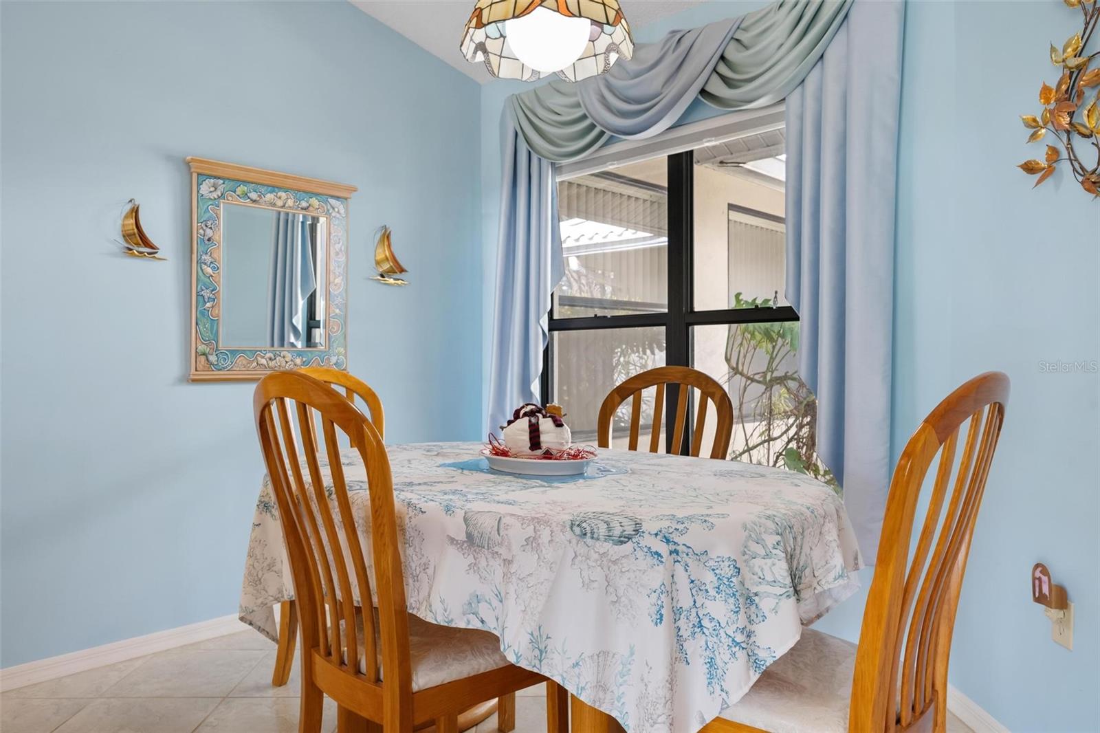 Image 9 of 72 For 228 Southampton Lane 258